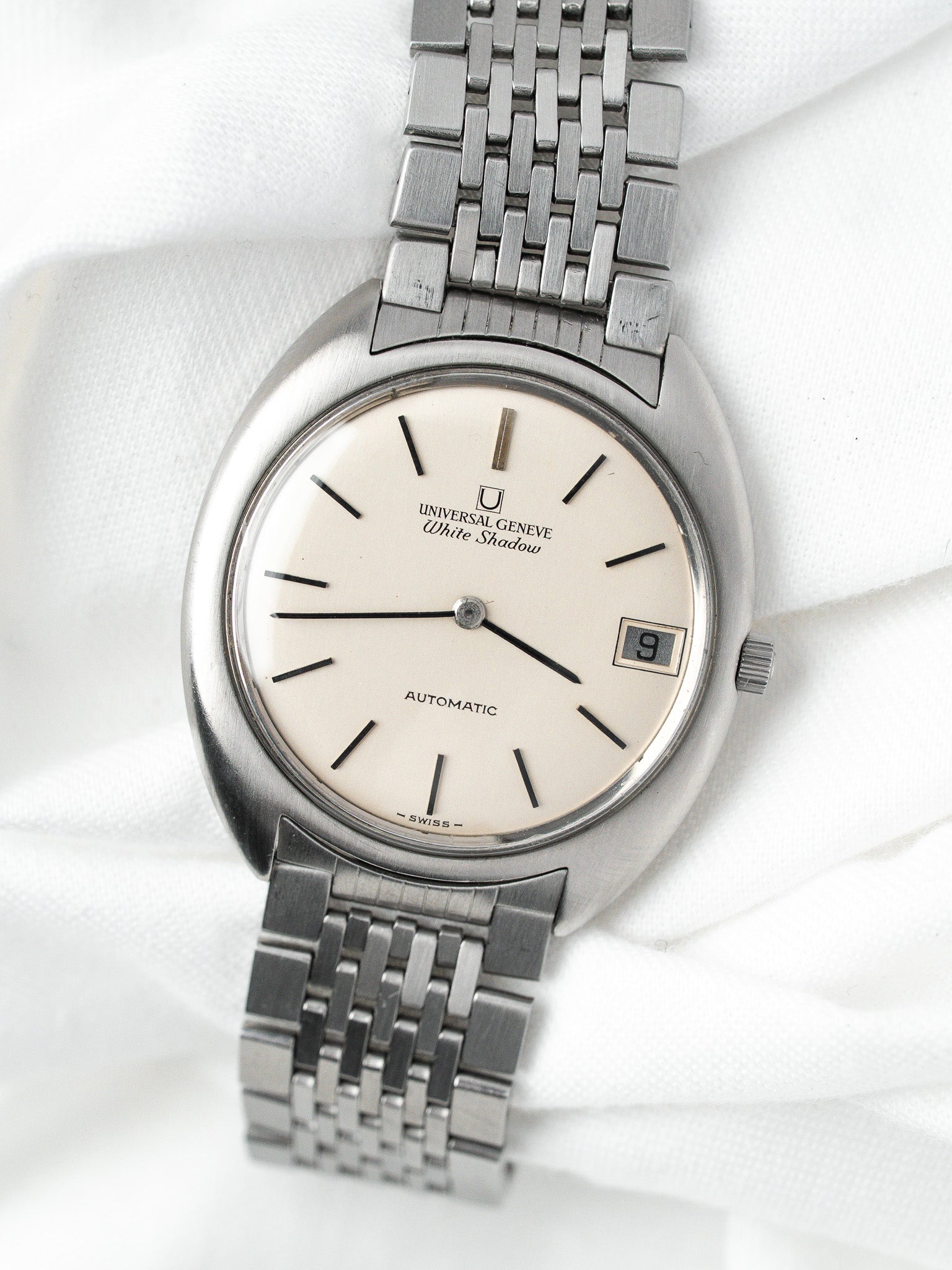 Universal Genève White Shadow Watch — Micro-Rotor Date (1970) 
