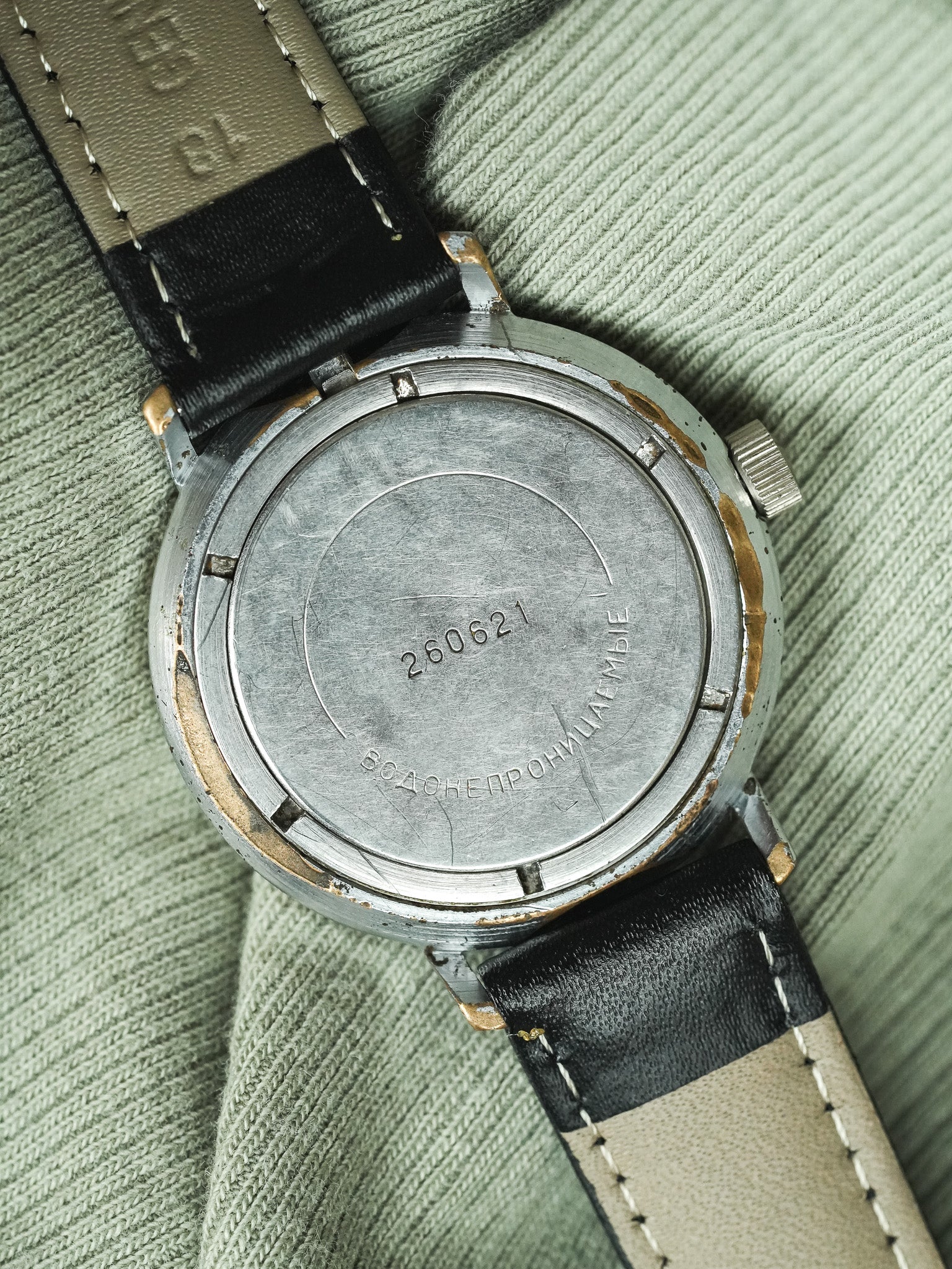 Montre Vostok USSR Vintage - Acier Lunette Cannelée (Années 1960) - Atelier Victor