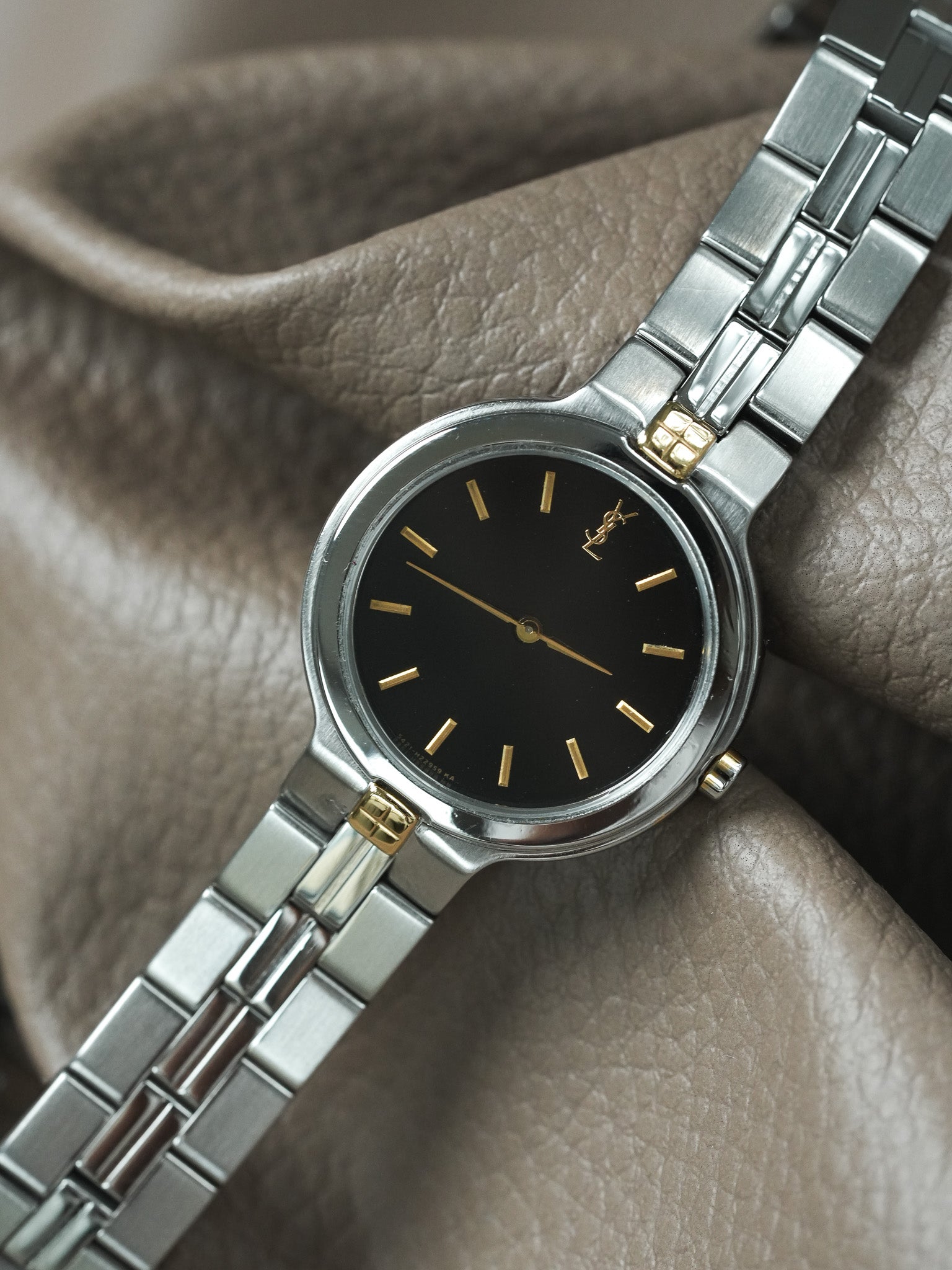 Montre Yves Saint Laurent Vintage - Acier noir Femme (Années 1990) - Atelier Victor