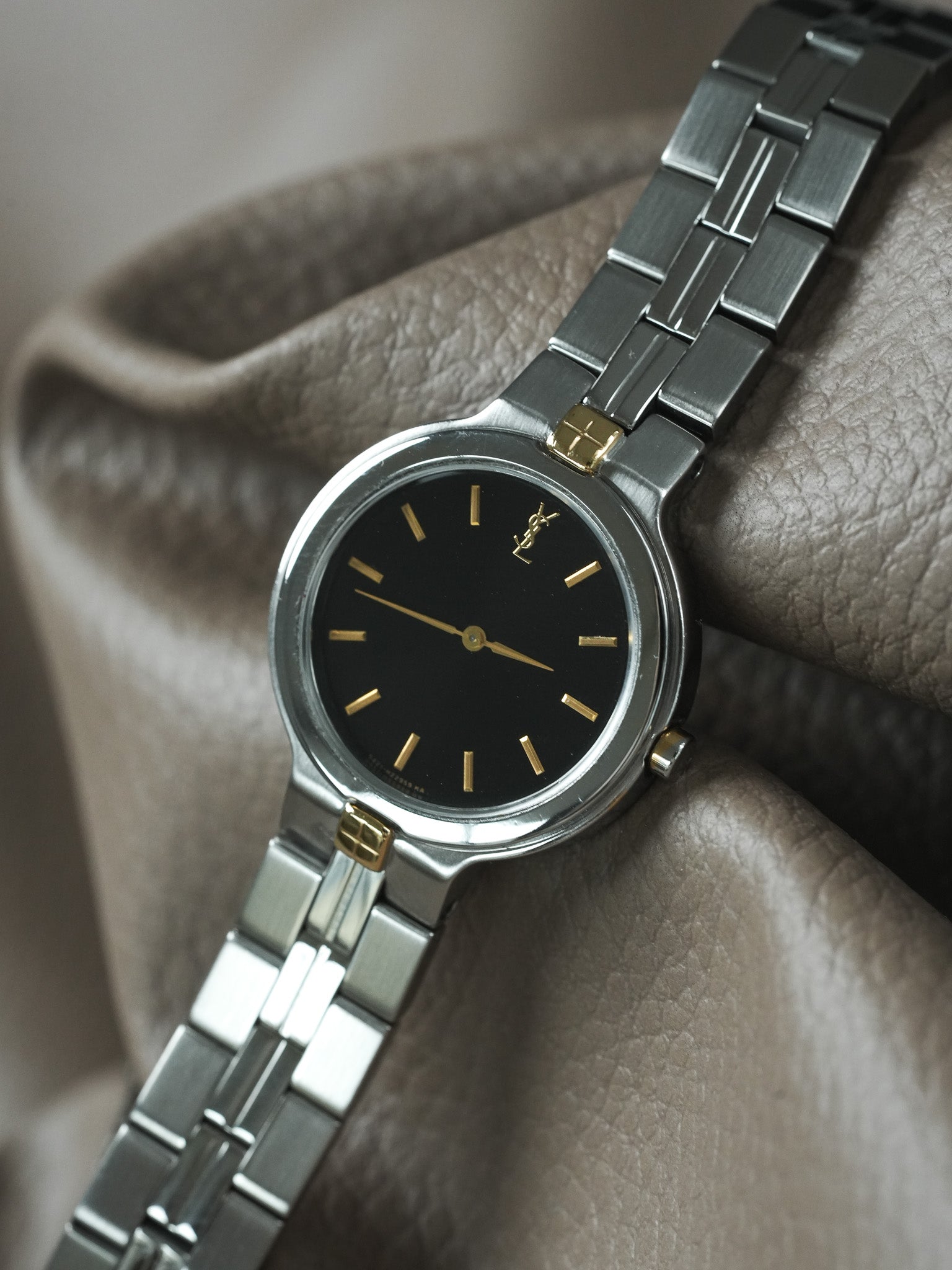 Montre Yves Saint Laurent Vintage - Acier noir Femme (Années 1990) - Atelier Victor