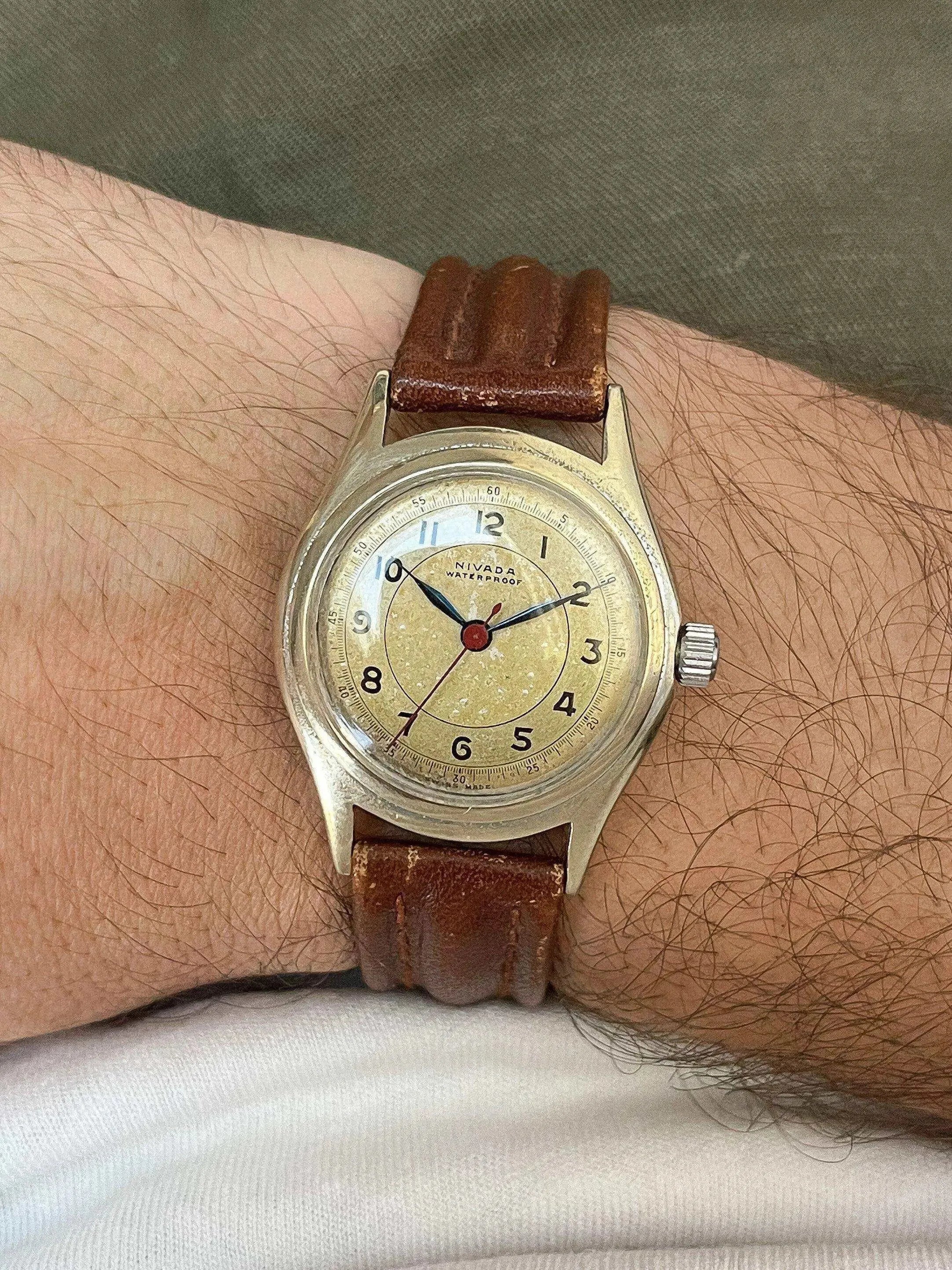 Nivada - Gold Champagne - 1950s - Atelier Victor Paris - Vintage Watch Shop Dubai