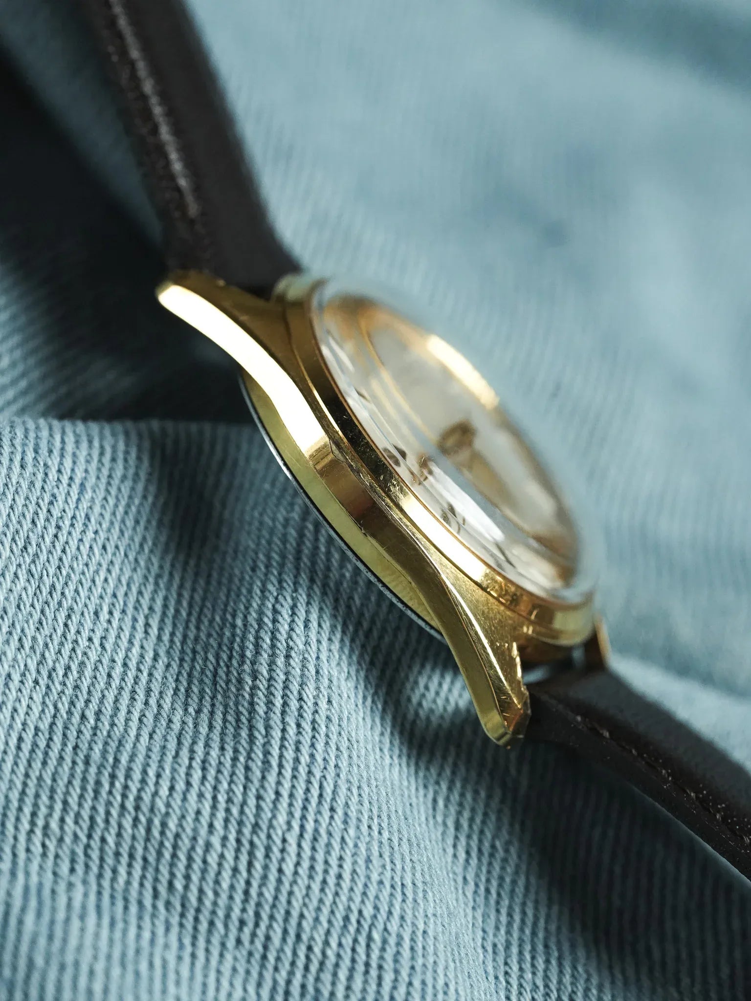 Nivia - Precision Or - 1970s - Atelier Victor - Vintage  Shop