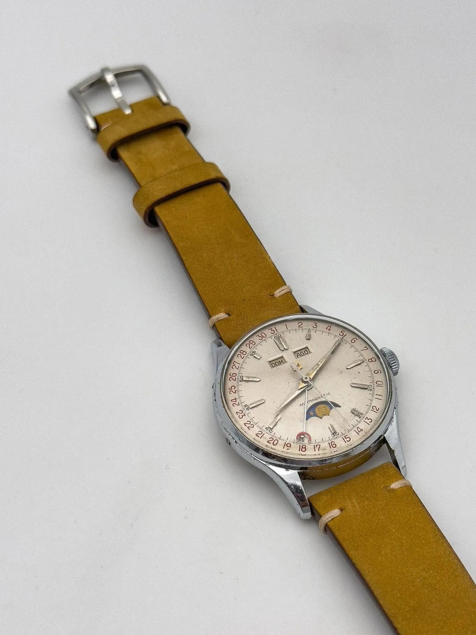 Nobellux - Valjoux 90 Acier Phase de lune Triple Calendar - 1950s - Atelier Victor - Vintage  Shop