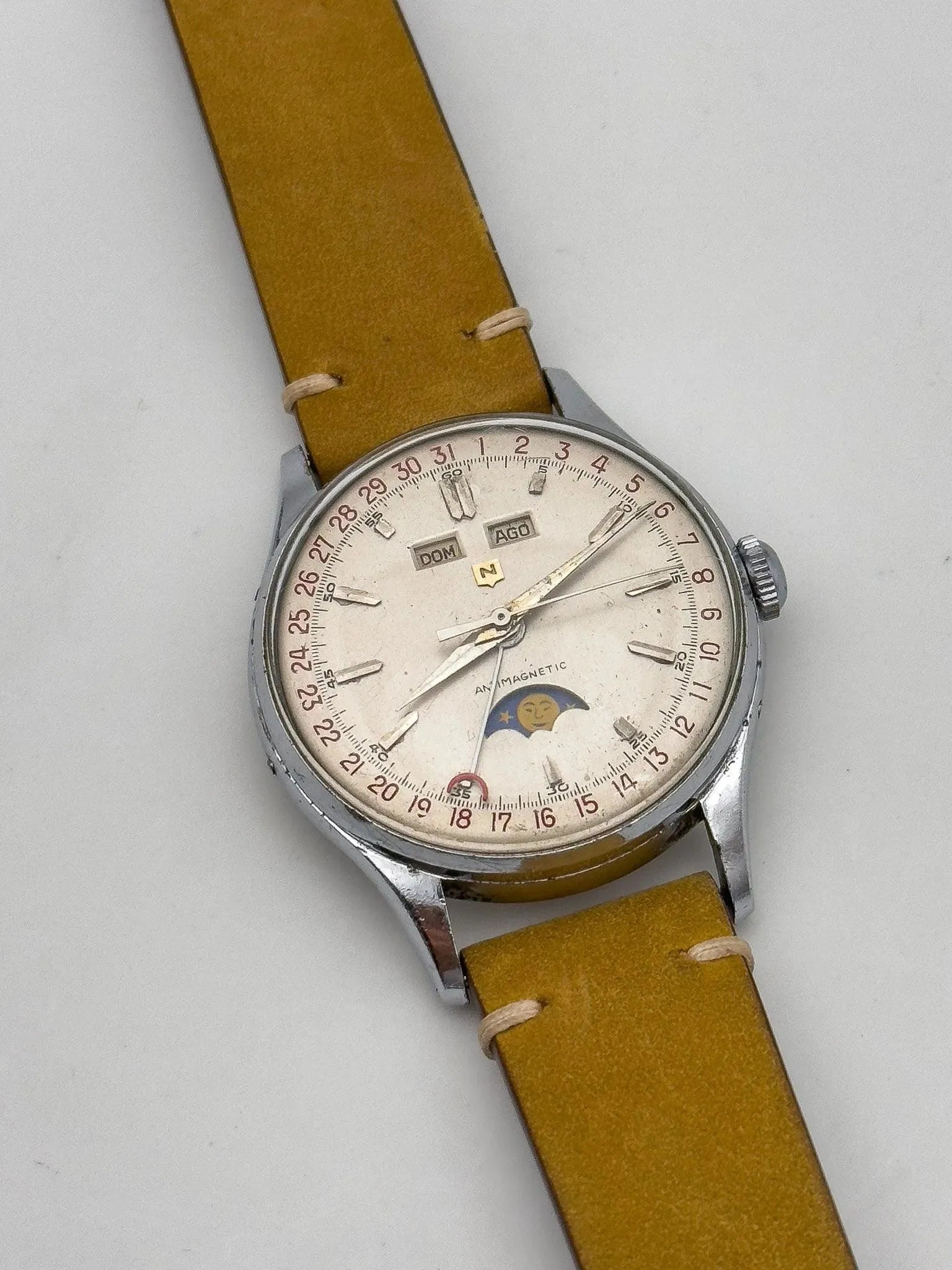 Nobellux - Valjoux 90 Acier Phase de lune Triple Calendar - 1950s - Atelier Victor - Vintage  Shop