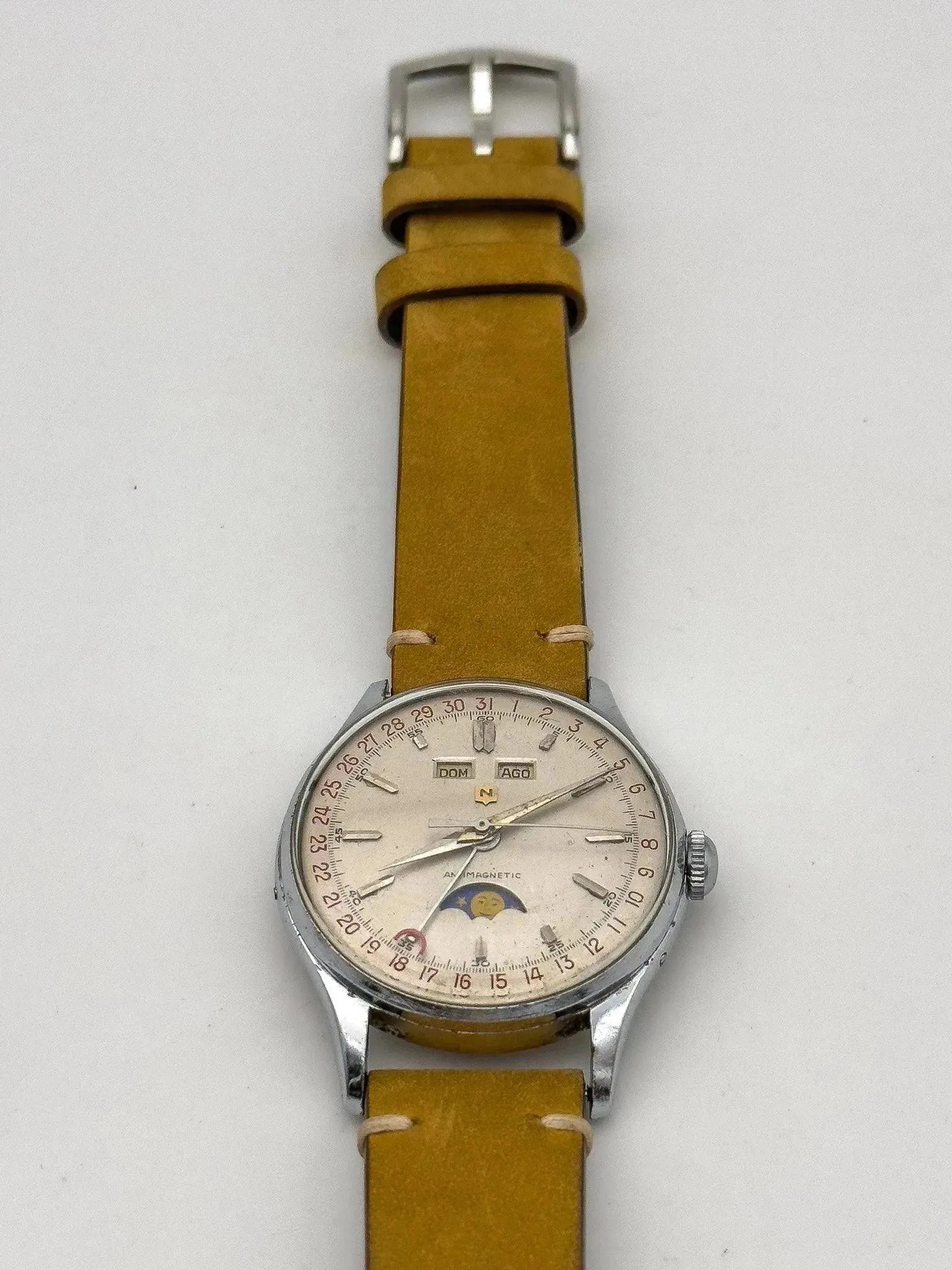 Nobellux - Valjoux 90 Acier Phase de lune Triple Calendar - 1950s - Atelier Victor - Vintage  Shop