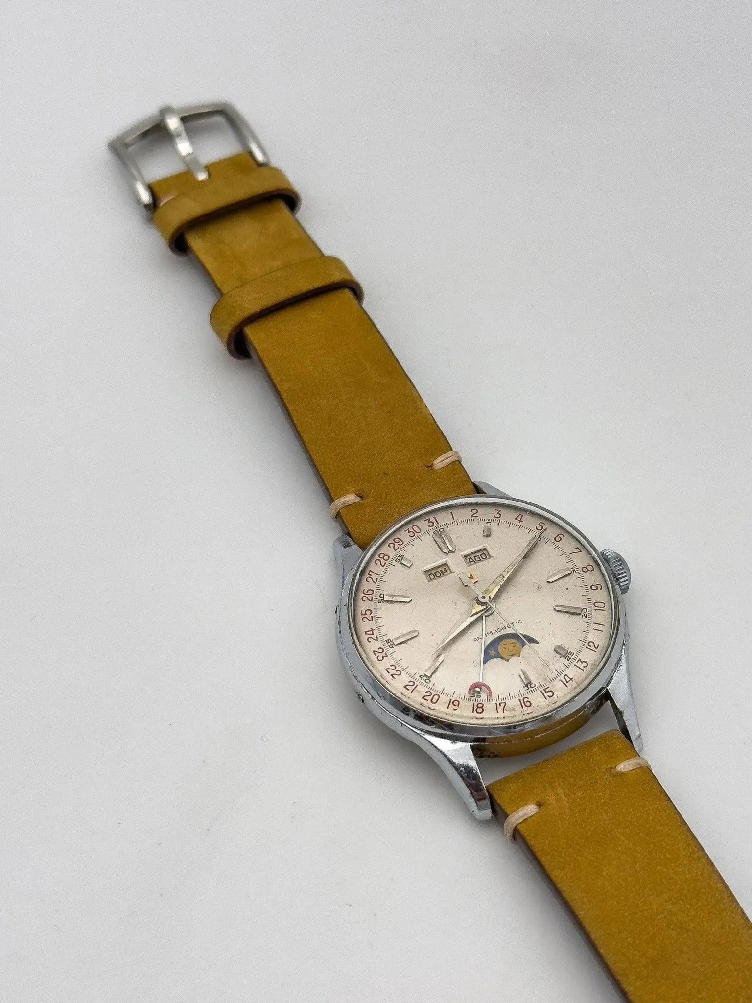 Nobellux - Valjoux 90 Acier Phase de lune Triple Calendar - 1950s - Atelier Victor - Vintage  Shop