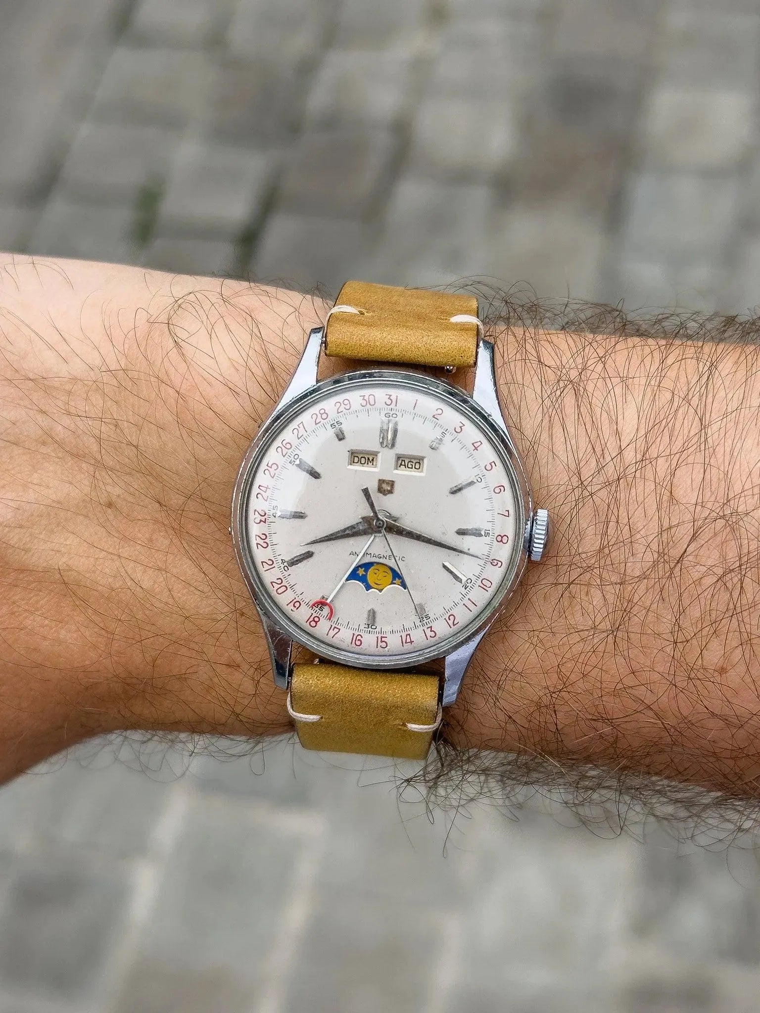 Nobellux - Valjoux 90 Acier Phase de lune Triple Calendar - 1950s - Atelier Victor - Vintage  Shop