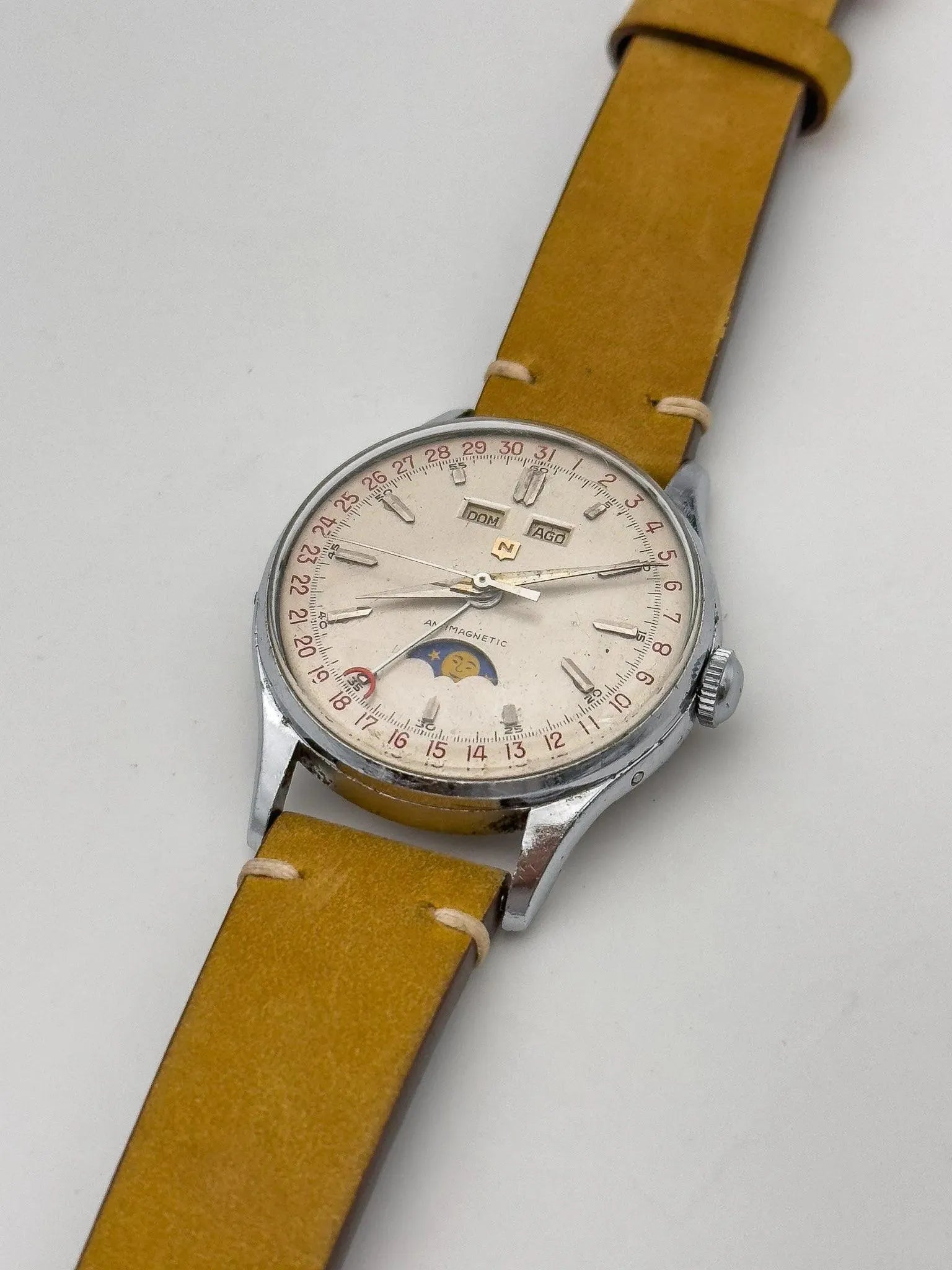 Nobellux - Valjoux 90 Acier Phase de lune Triple Calendar - 1950s - Atelier Victor - Vintage  Shop