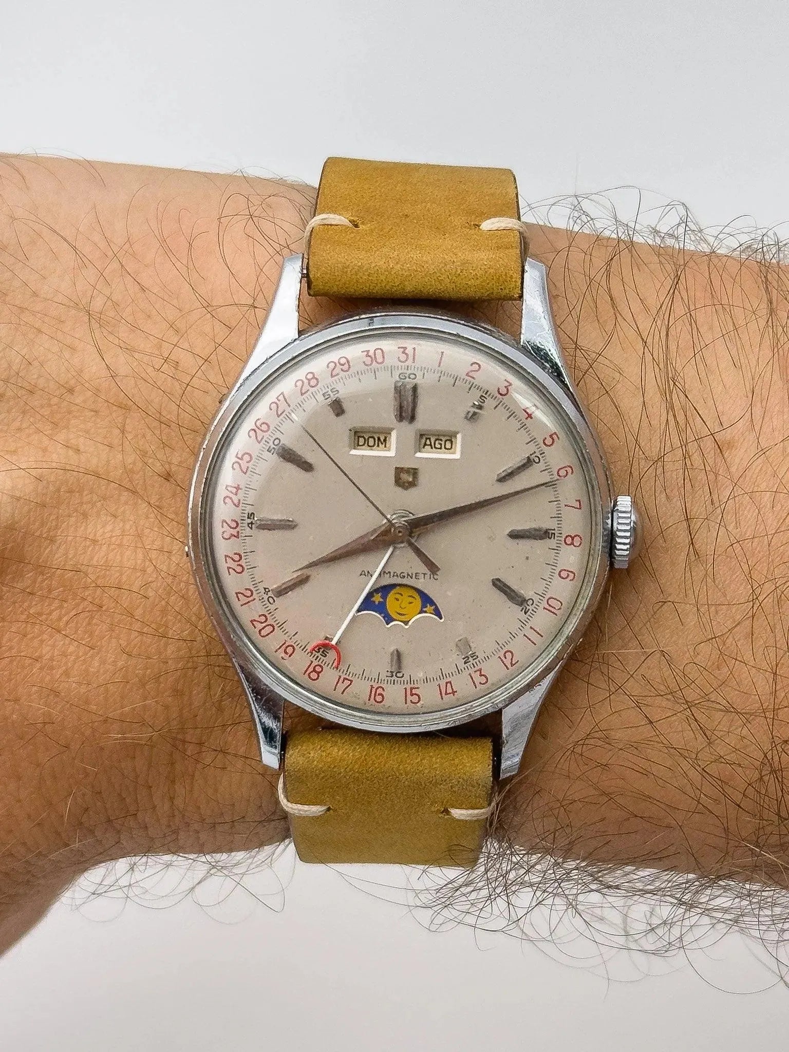 Nobellux - Valjoux 90 Acier Phase de lune Triple Calendar - 1950s - Atelier Victor - Vintage Watch Shop