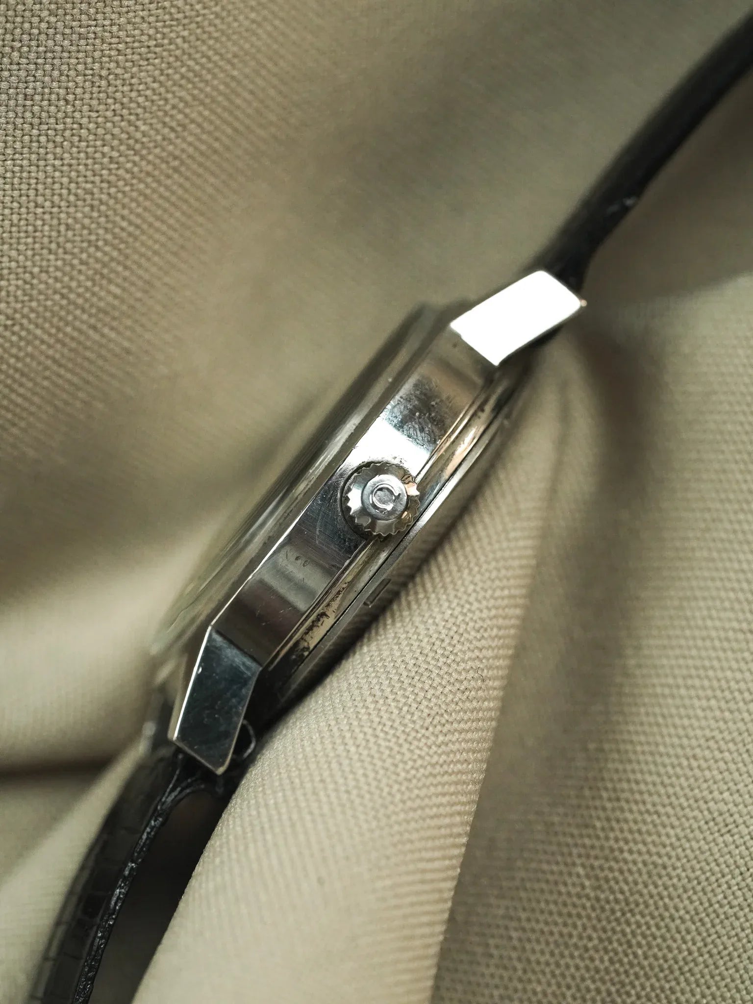 Omega - 166.0140 Daydate Cadran Acier Noir - 1970 - Atelier Victor - Vintage  Shop