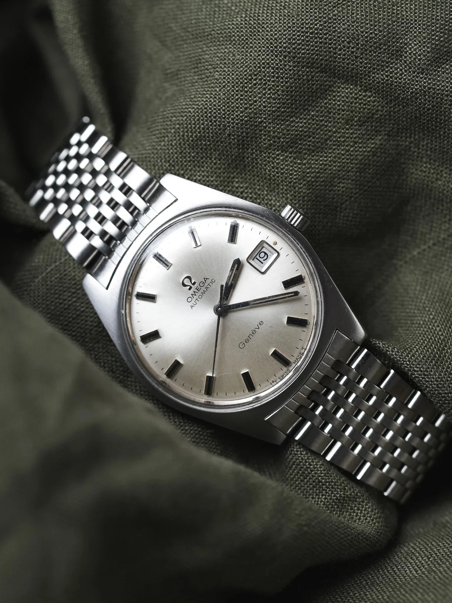 Omega - 166.041 Genève Tonneau Date Grain de Riz - 1968 - Atelier Victor - Vintage  Shop