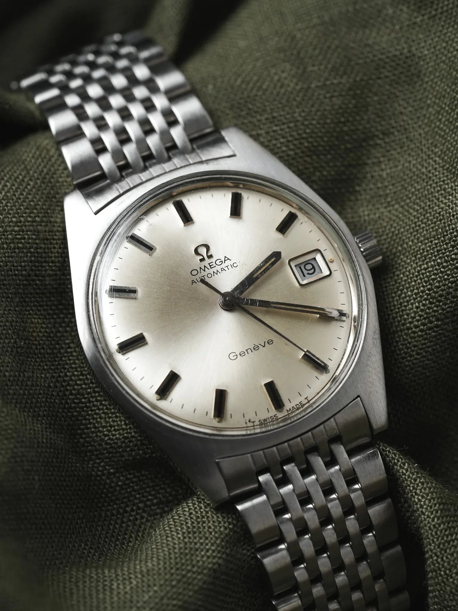 Omega - 166.041 Genève Tonneau Date Grain de Riz - 1968 - Atelier Victor - Vintage  Shop