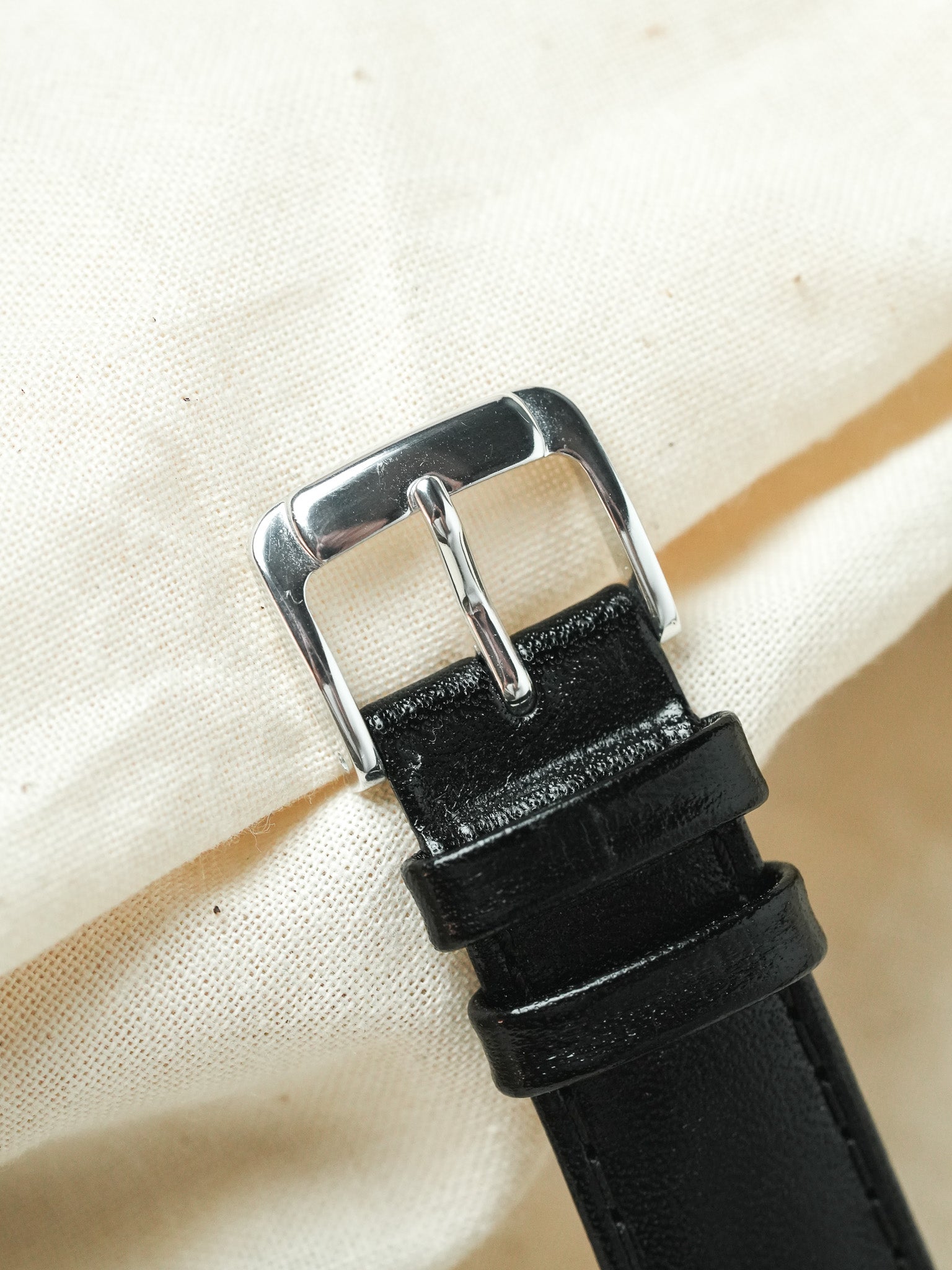 Omega - 168.027 Constellation Date Lunette Or blanc 28k désigné par Gerald Genta - 1968 - Atelier Victor - Vintage  Shop