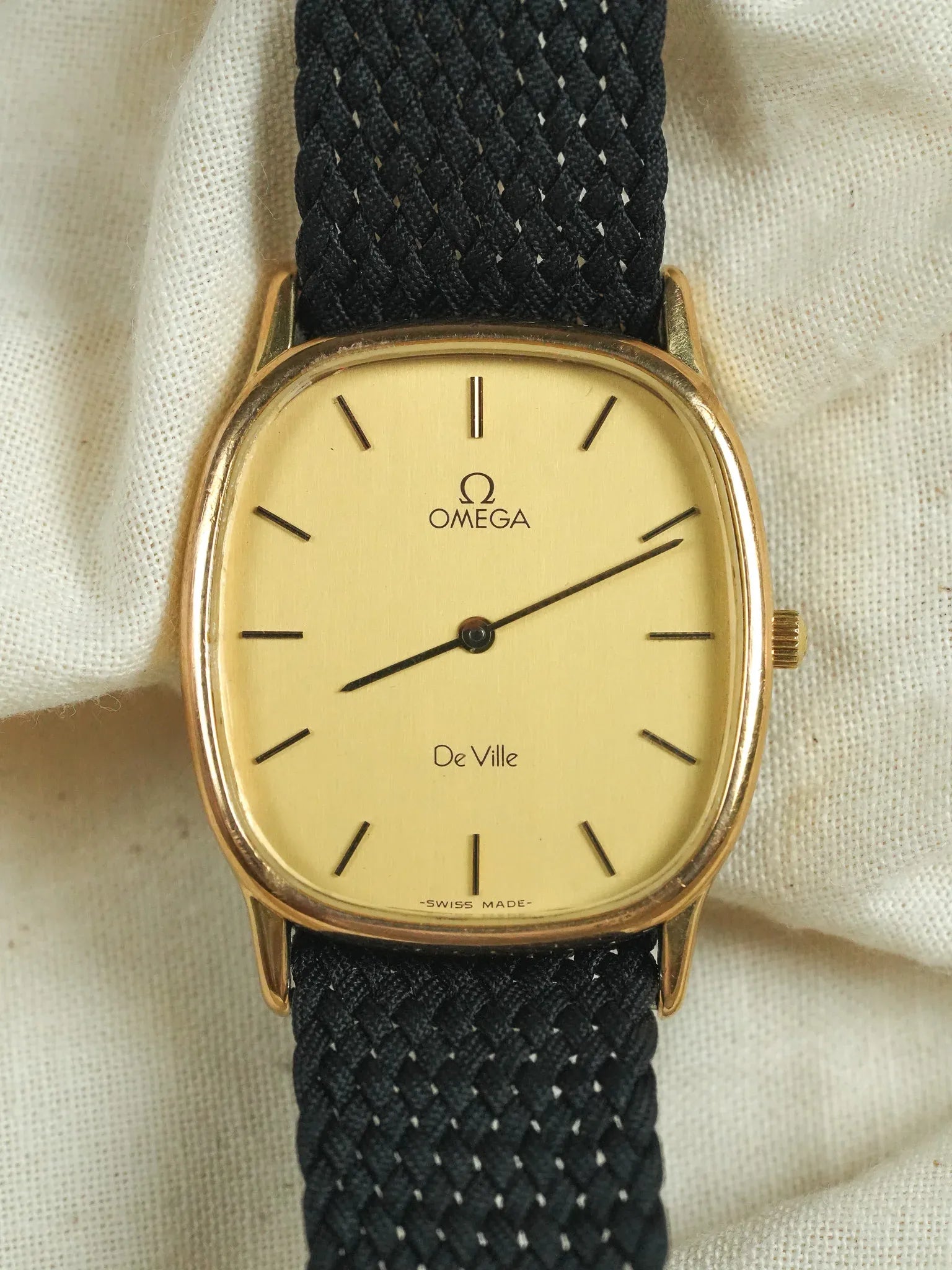 Omega - 191.0220 Tonneau Or Cadran Or Quartz - 1982 - Atelier Victor