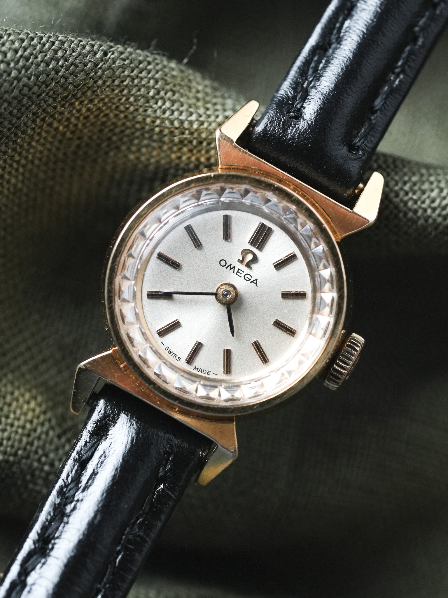 Omega - 511.165 Verre facette corne Gouttes d'eau or - 1966 - Atelier Victor - Vintage  Shop