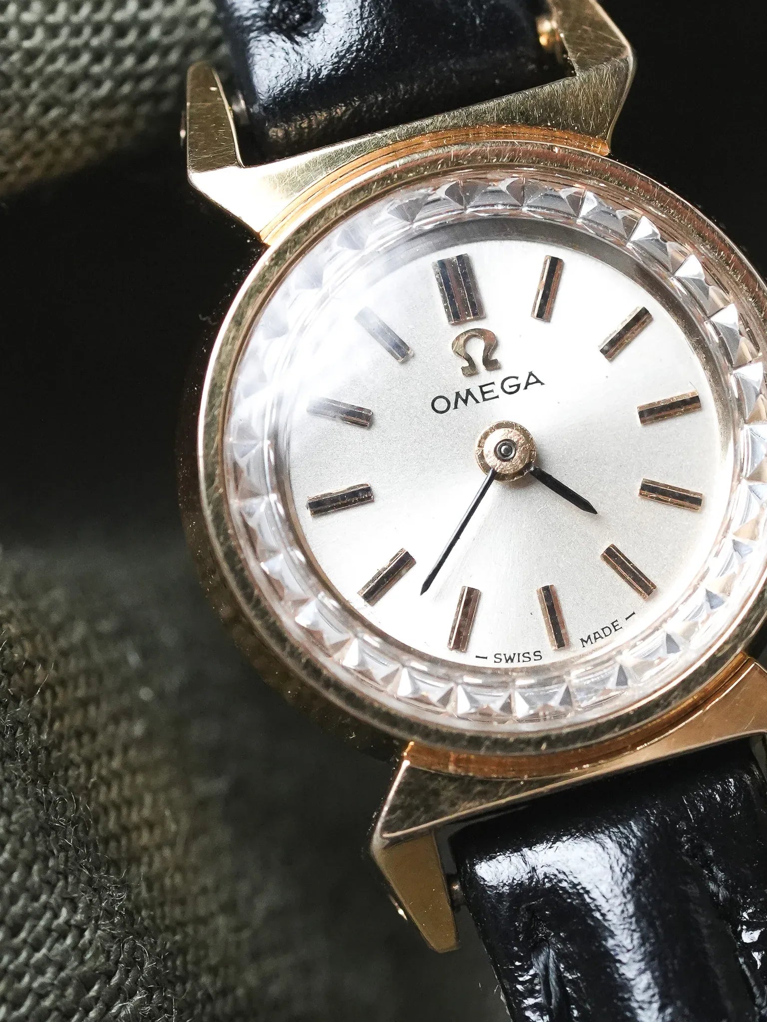 Omega - 511.165 Verre facette corne Gouttes d'eau or - 1966 - Atelier Victor - Vintage  Shop