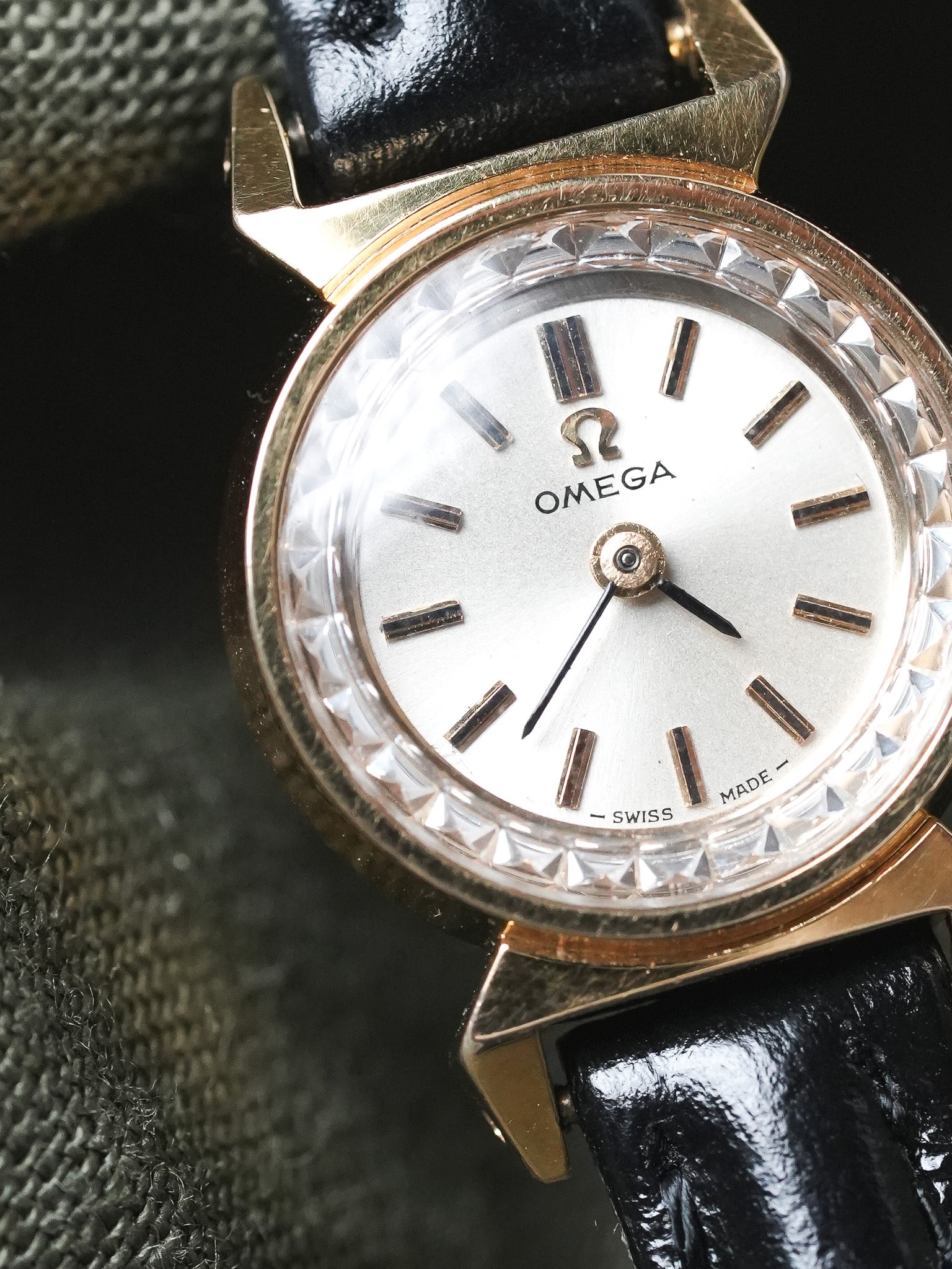 Omega - 511.165 Verre facette corne Gouttes d'eau or - 1966 - Atelier Victor - Vintage  Shop