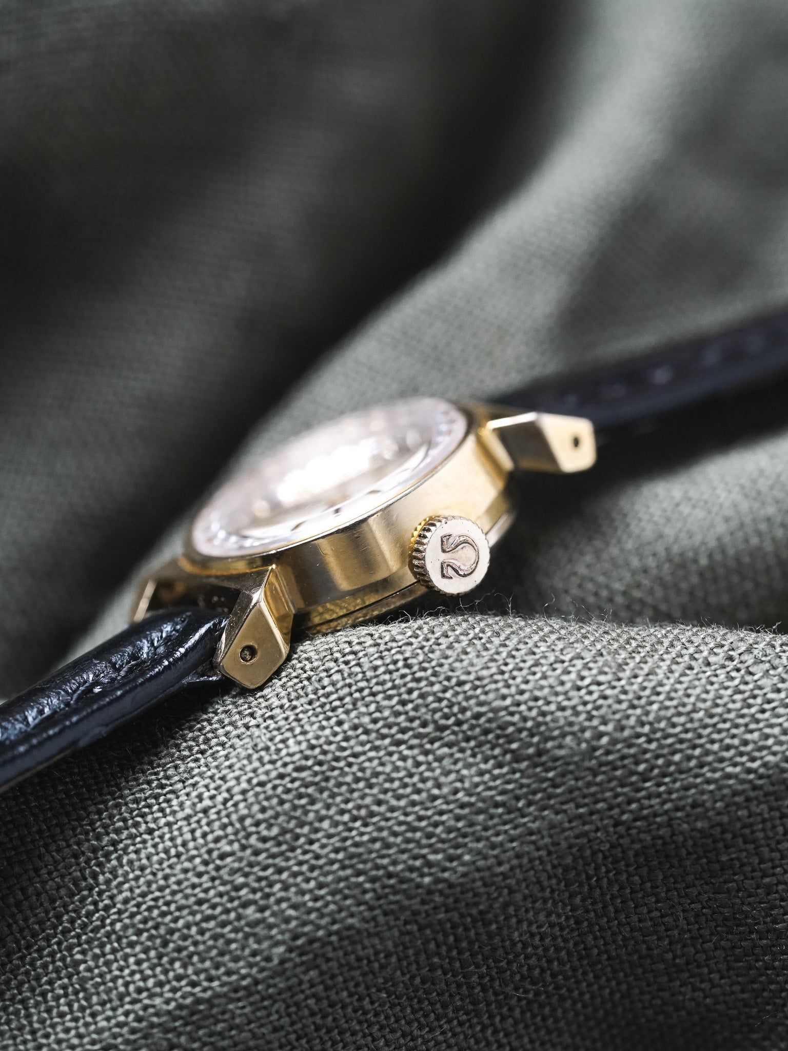 Omega - 511.165 Verre facette corne Gouttes d'eau or - 1966 - Atelier Victor - Vintage  Shop