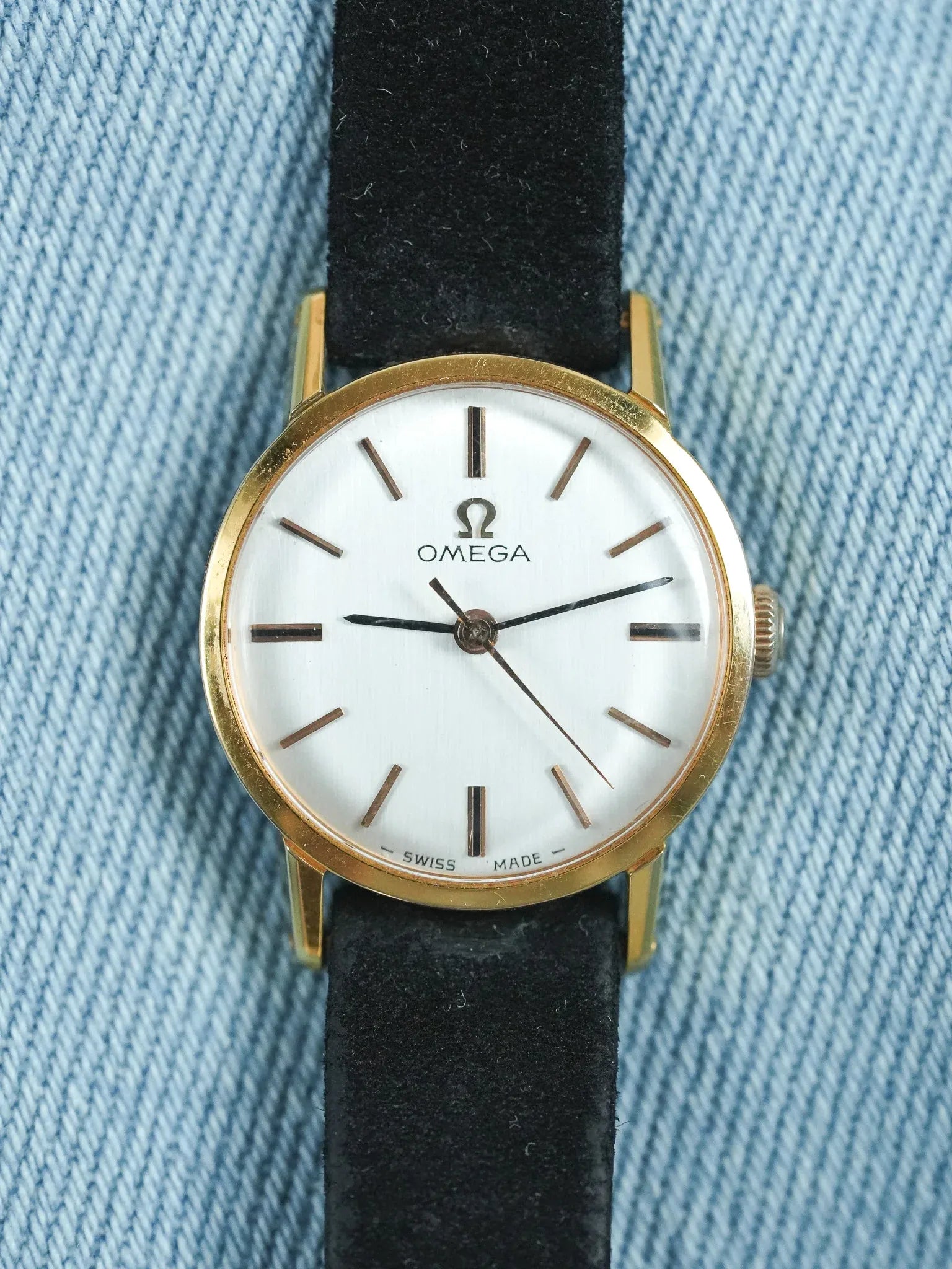 Omega - 541.003 Mini Montre habillée index Or rose Onyx - 1966 - Atelier Victor - Vintage  Shop