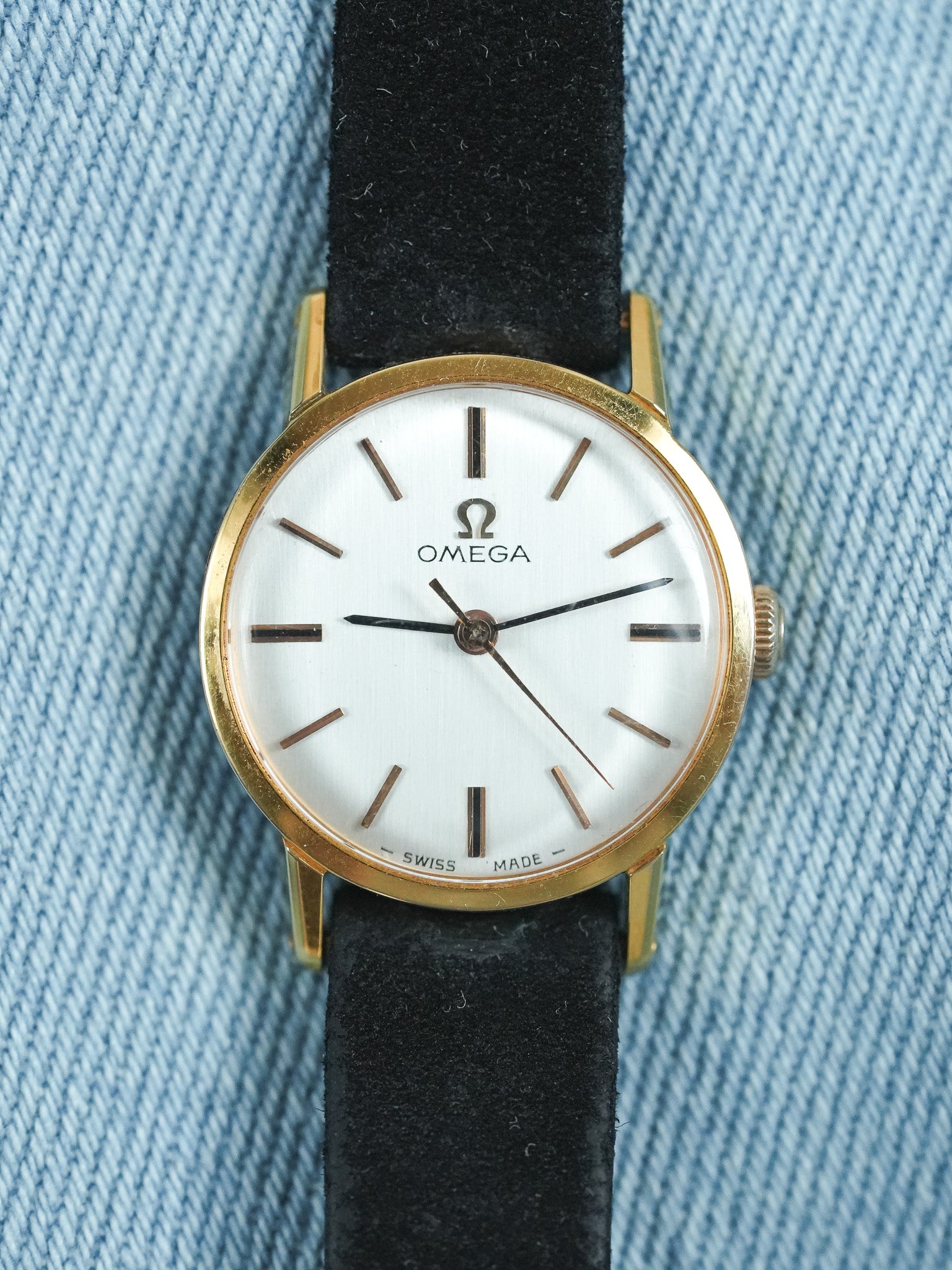 Omega - 541.003 Mini Montre habillée index Or rose Onyx - 1966 - Atelier Victor - Vintage  Shop