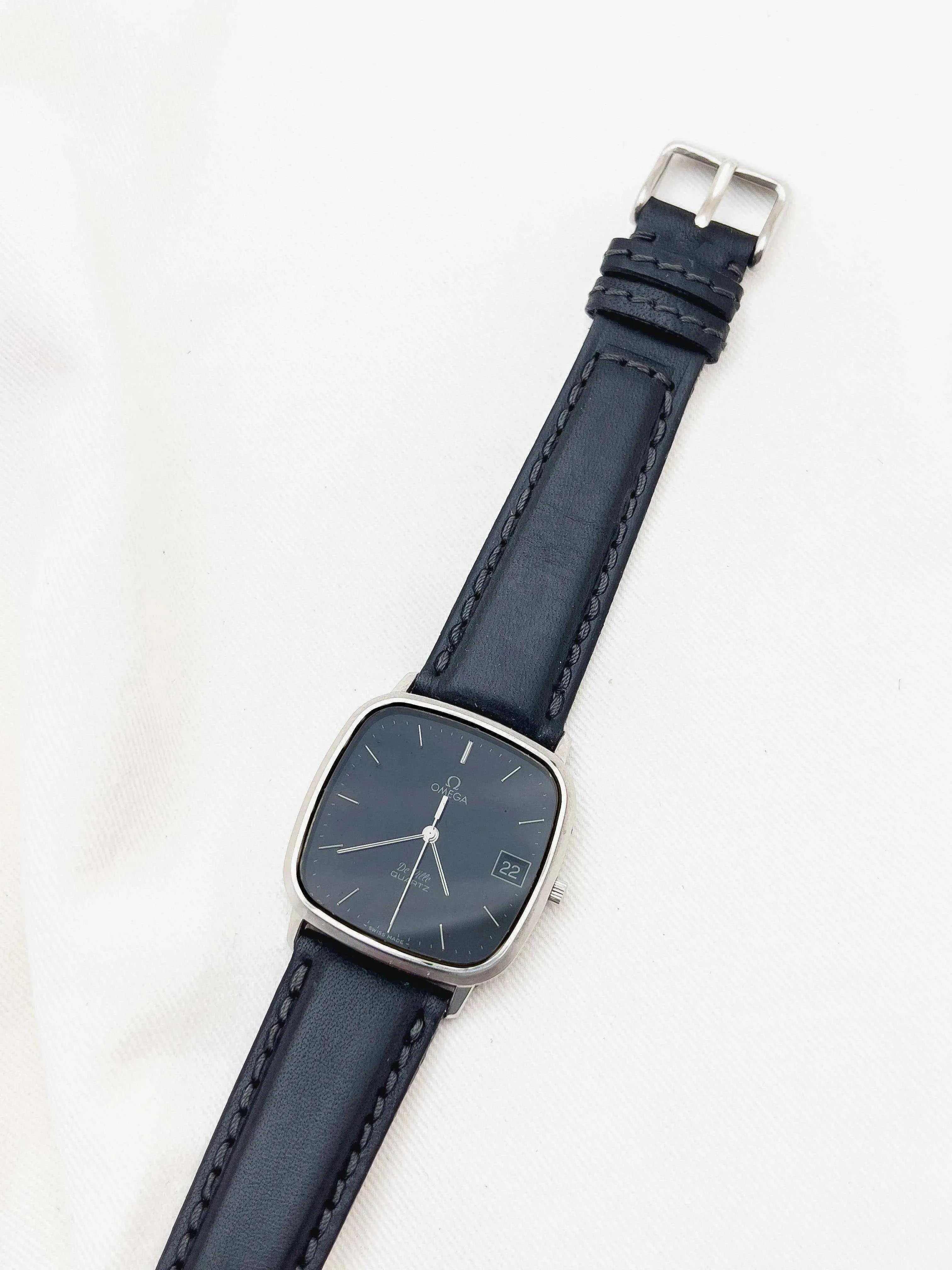 Omega - Cadran noir date - 1979 - Atelier Victor Paris - Vintage Watch Shop Dubai