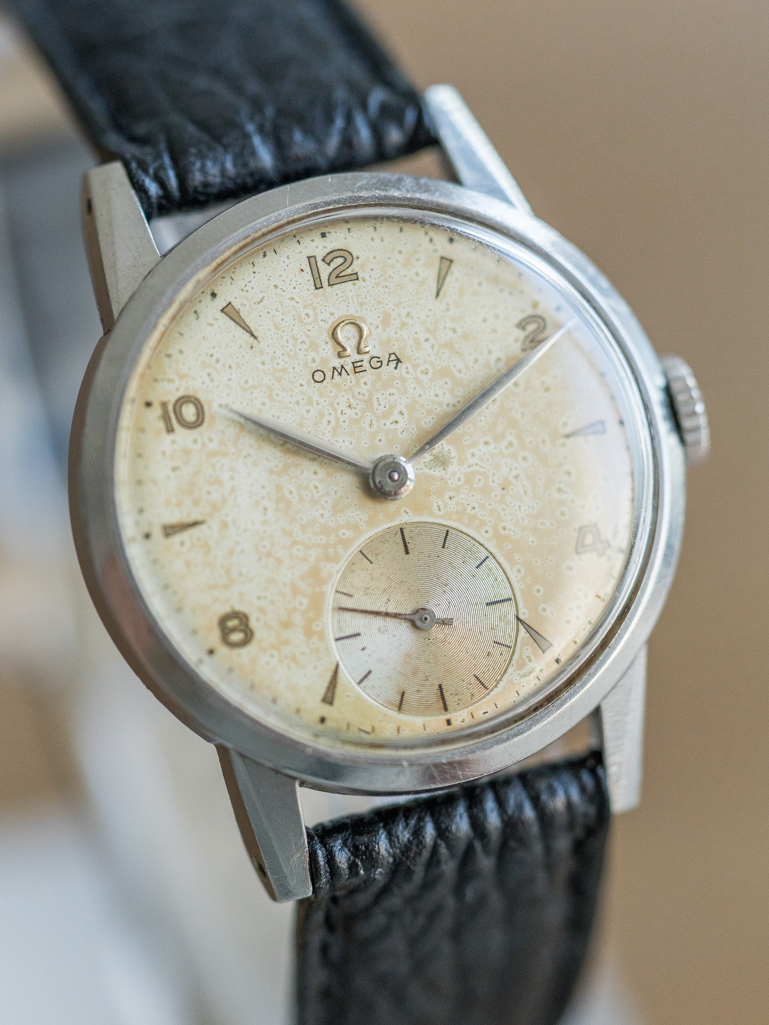 Omega - Calatrava Cream Patina - 1947 - Atelier Victor Paris - Vintage Watch Shop Dubai