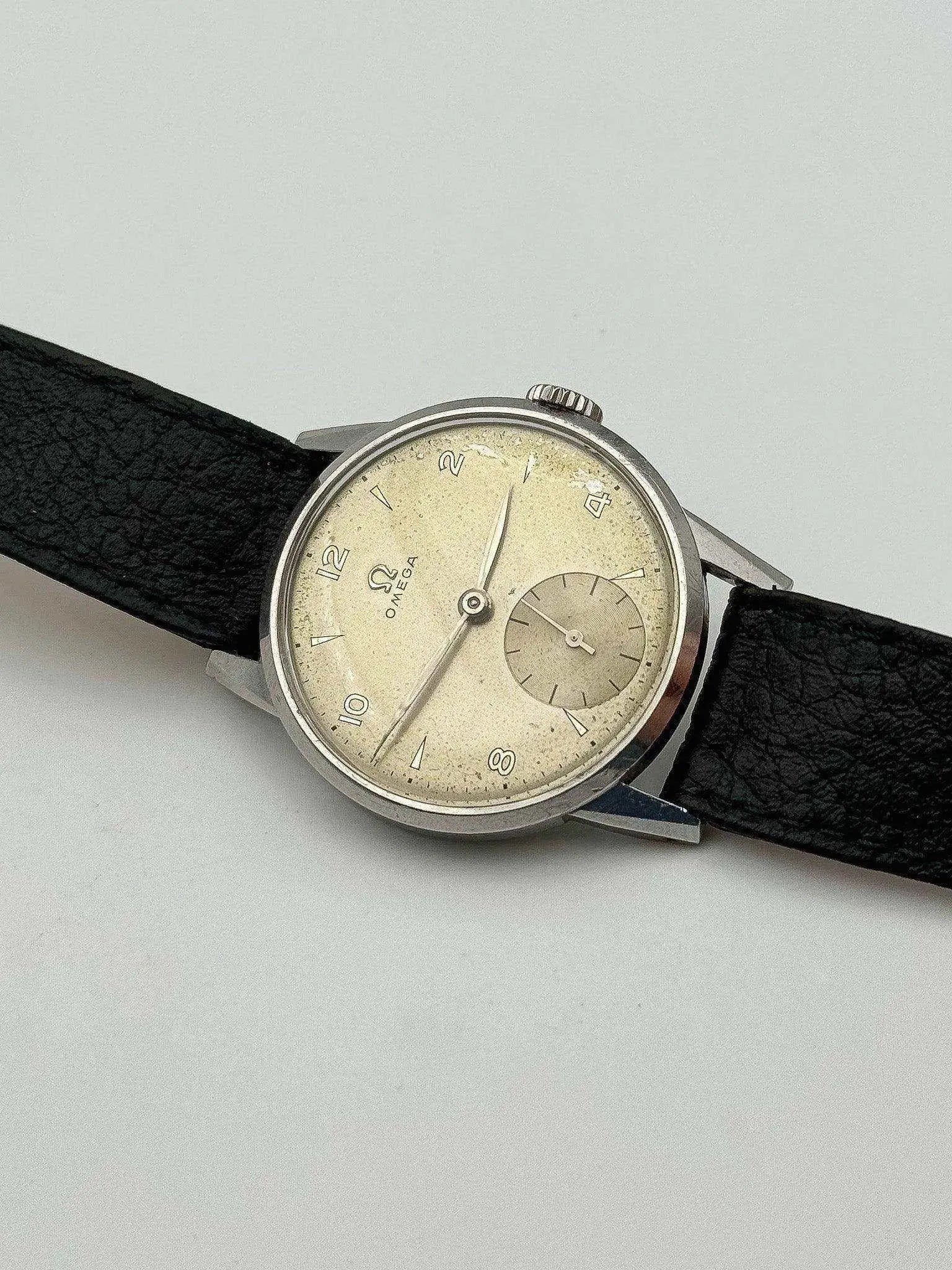 Omega - Calatrava Patine Petite-seconde - 1947 - Atelier Victor Paris - Vintage Watch Shop Dubai