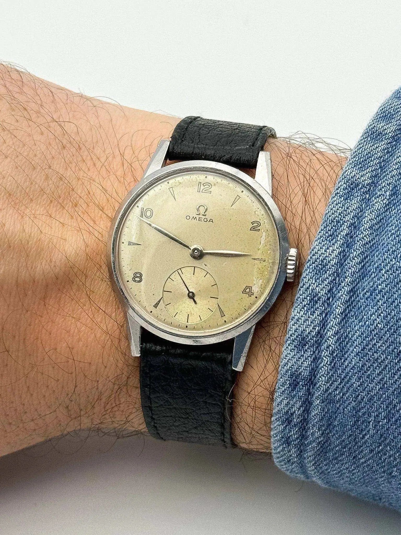 Omega - Calatrava Patine Petite-seconde - 1947 - Atelier Victor Paris - Vintage Watch Shop Dubai