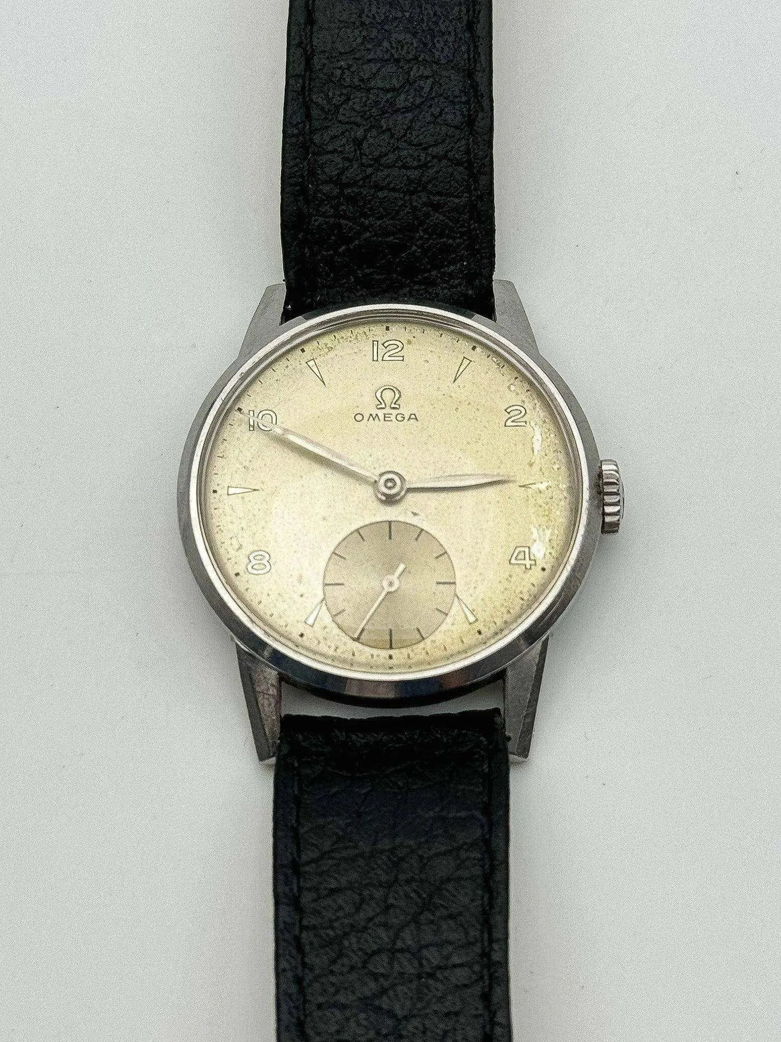 Omega - Calatrava Patine Petite-seconde - 1947 - Atelier Victor Paris - Vintage Watch Shop Dubai