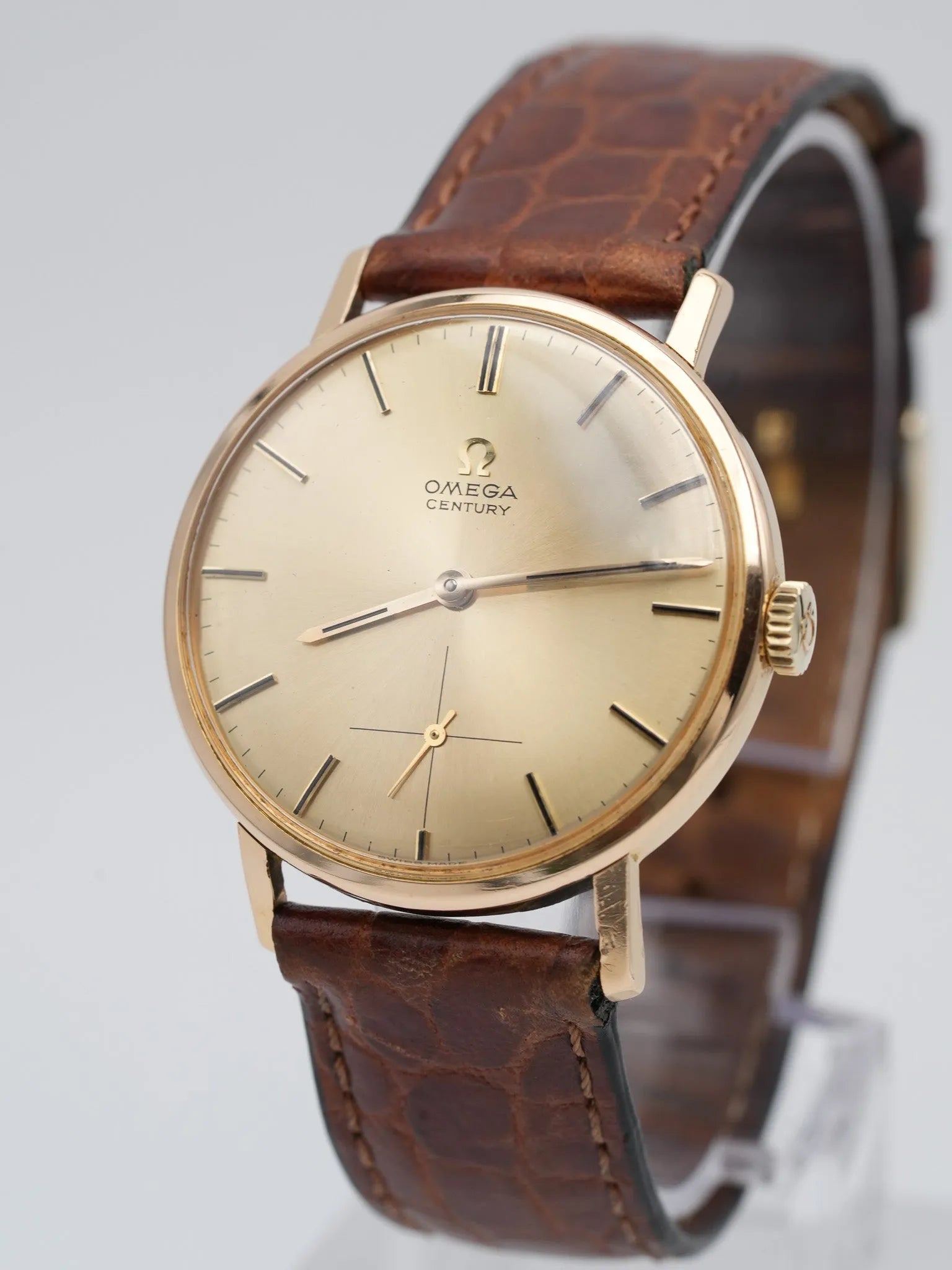 Omega - Century Or 18k Boitier et cadran - 1960s - Atelier Victor Paris - Vintage Watch Shop Dubai