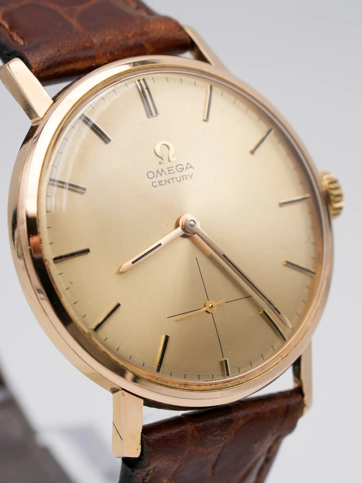 Omega - Century Or 18k Boitier et cadran - 1960s - Atelier Victor Paris - Vintage Watch Shop Dubai