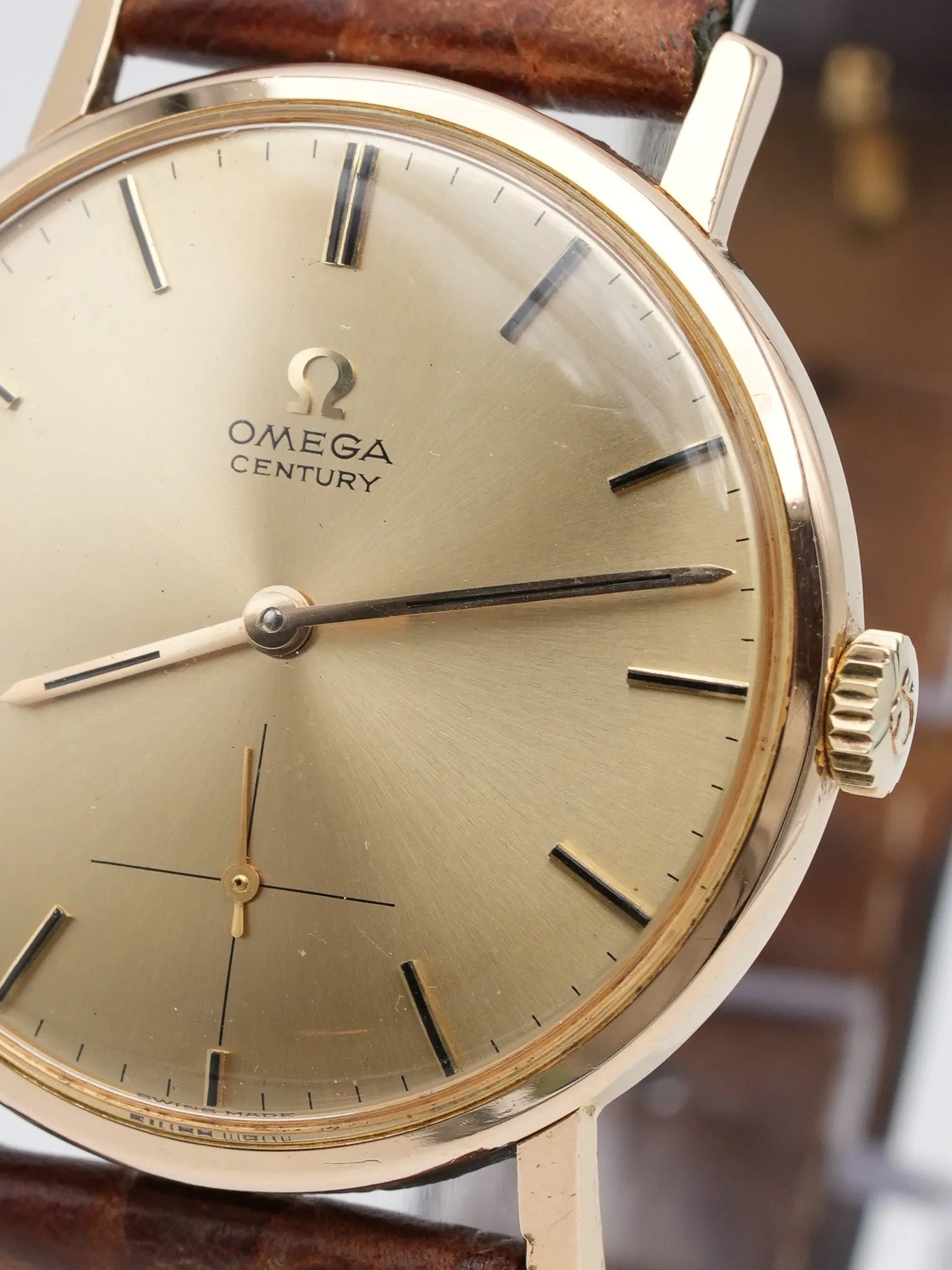 Omega - Century Or 18k Boitier et cadran - 1960s - Atelier Victor Paris - Vintage Watch Shop Dubai