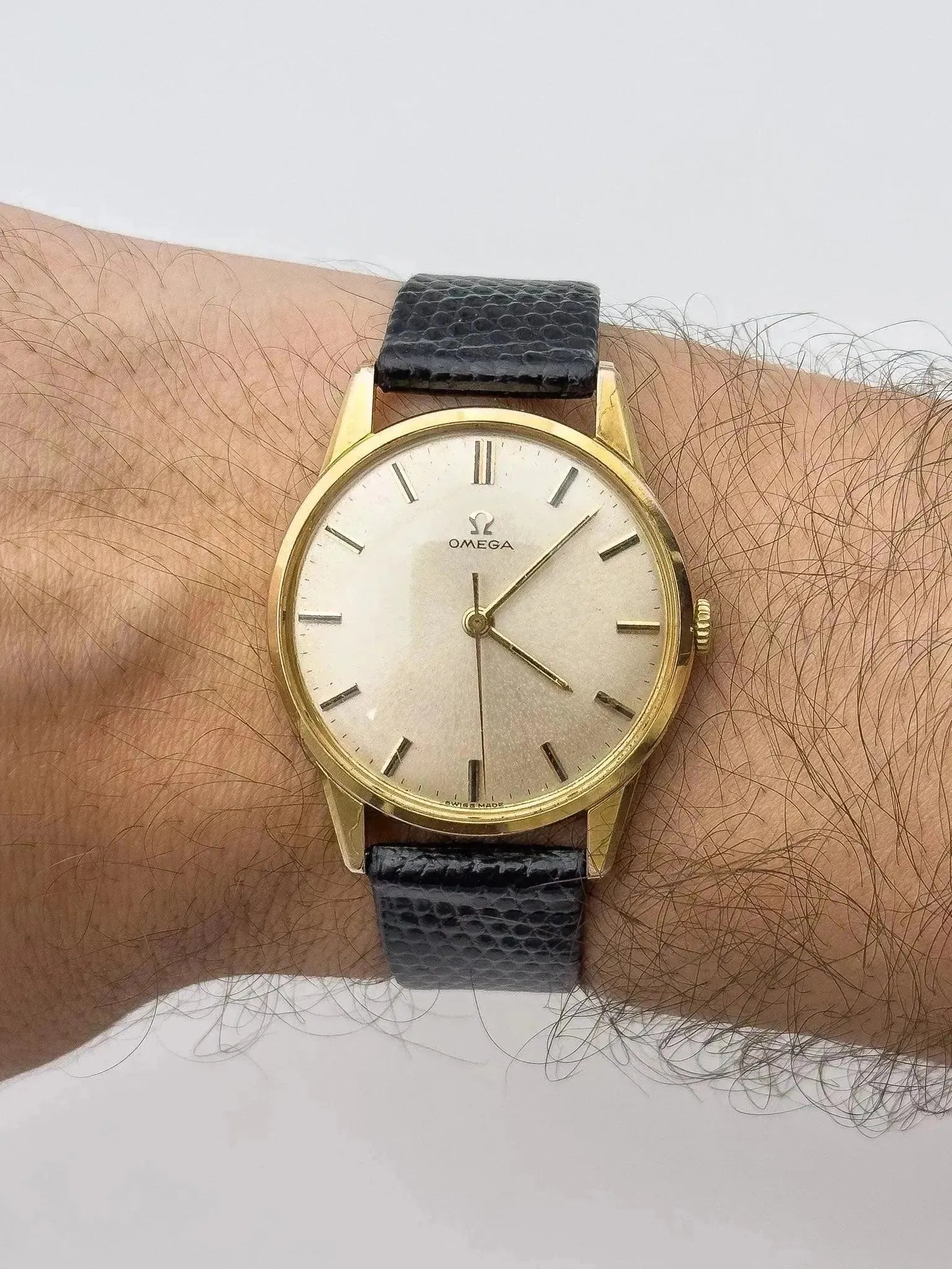 Omega - Champagne Dress Watch Plaqué or - 1961 - Atelier Victor Paris - Vintage Watch Shop Dubai