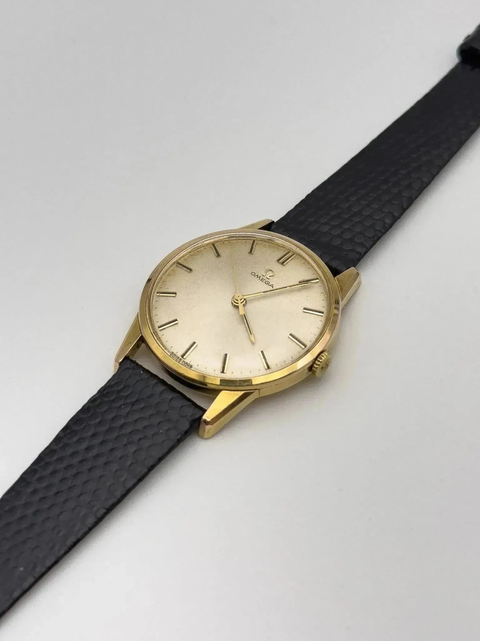 Omega - Champagne Dress Watch Plaqué or - 1961 - Atelier Victor - Vintage  Shop
