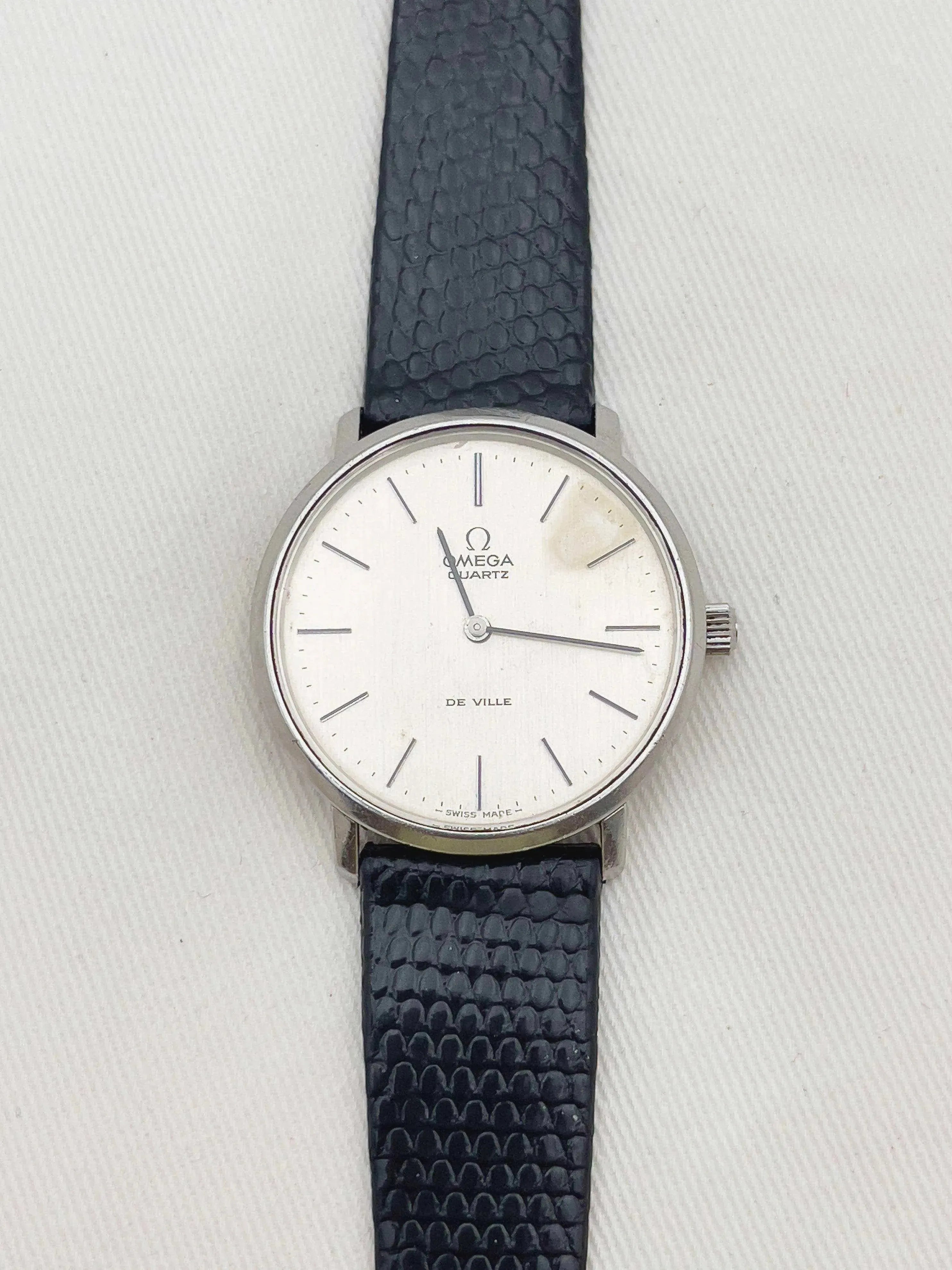Omega - Circle Champagne Dial - 1976 - Atelier Victor Paris - Vintage Watch Shop Dubai
