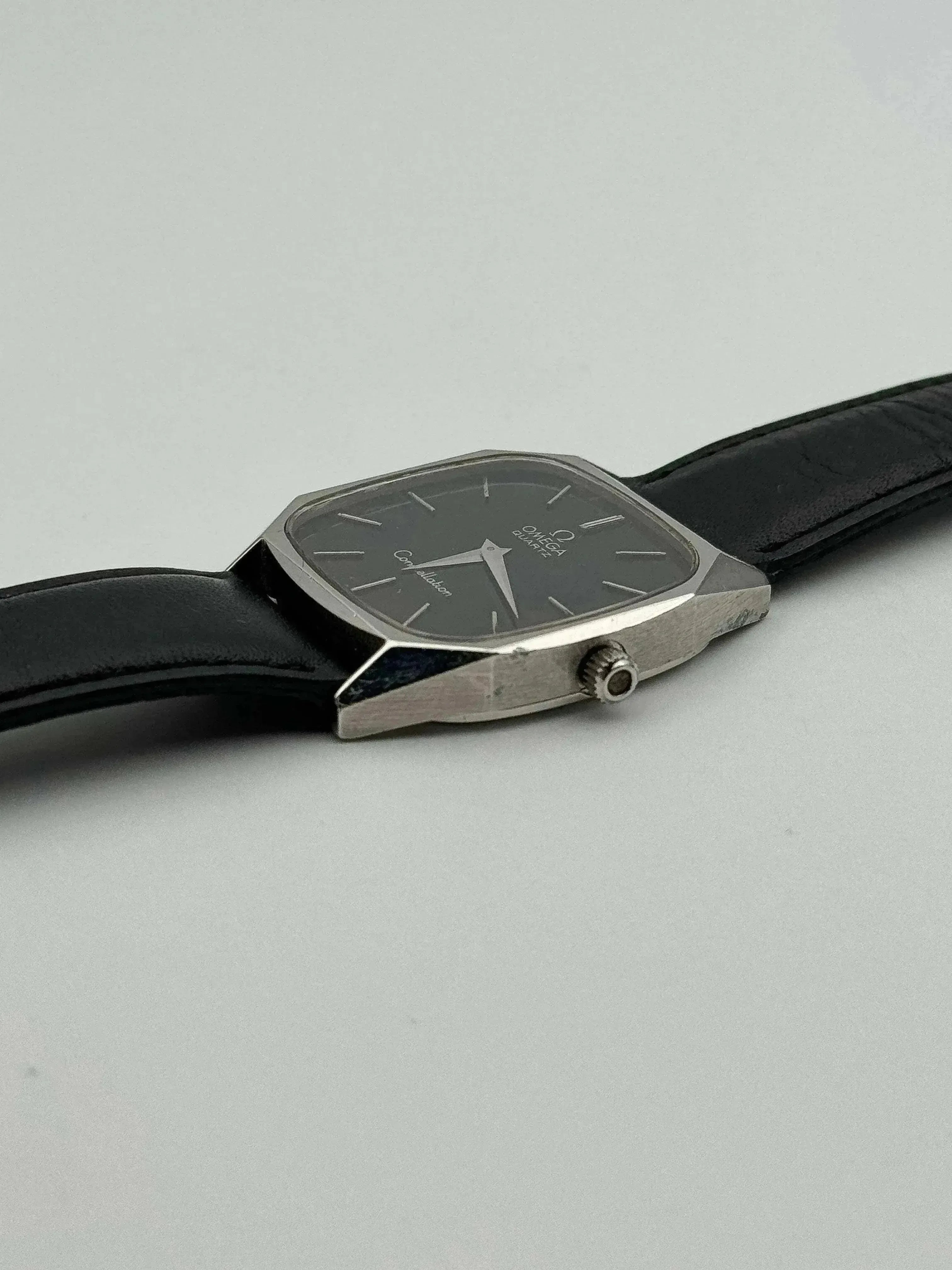 Omega - Constellation Black Dial Black Strap - 1977 - Atelier Victor