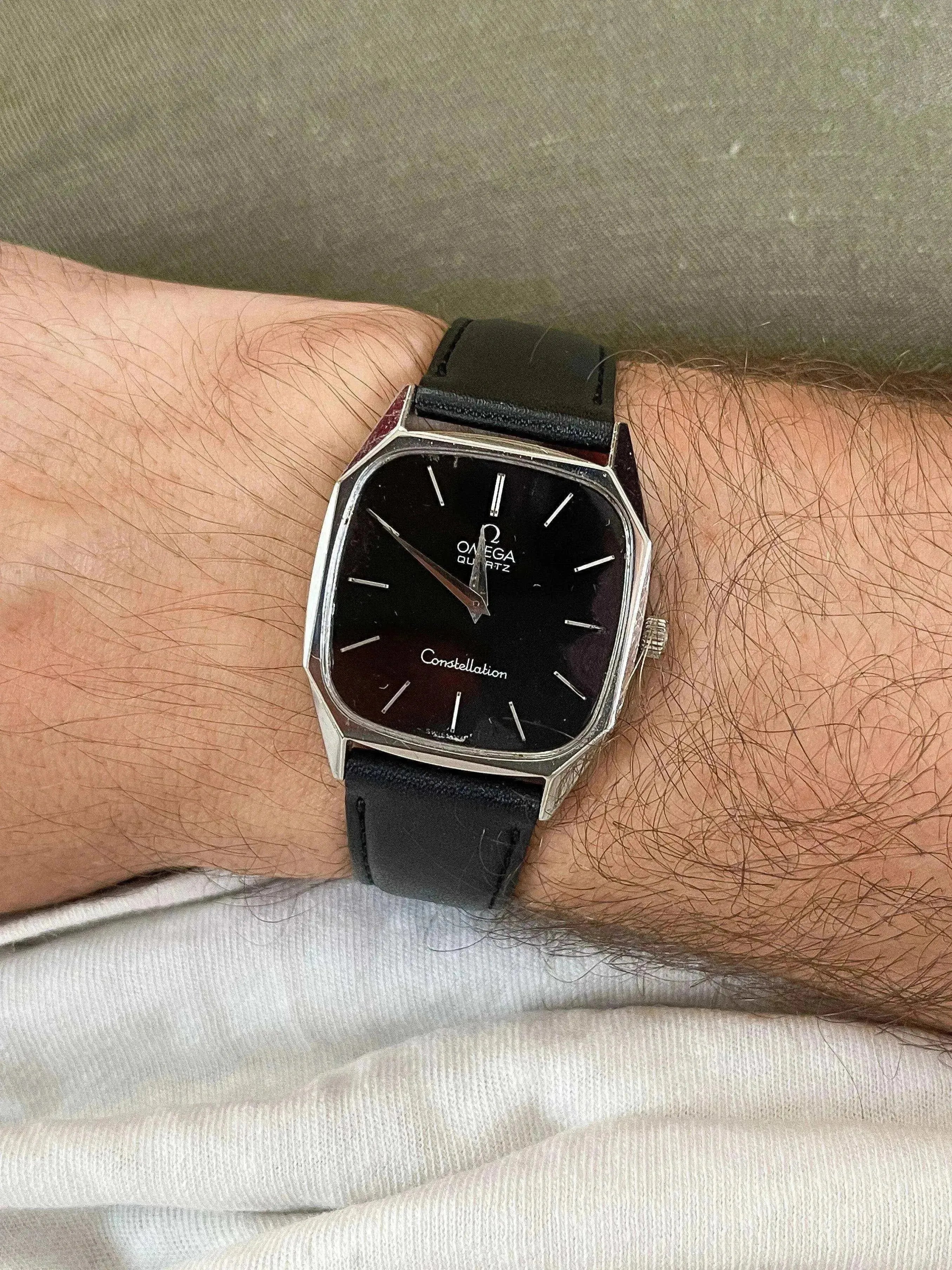Omega - Constellation Black Dial Black Strap - 1977 - Atelier Victor Paris - Vintage Watch Shop Dubai