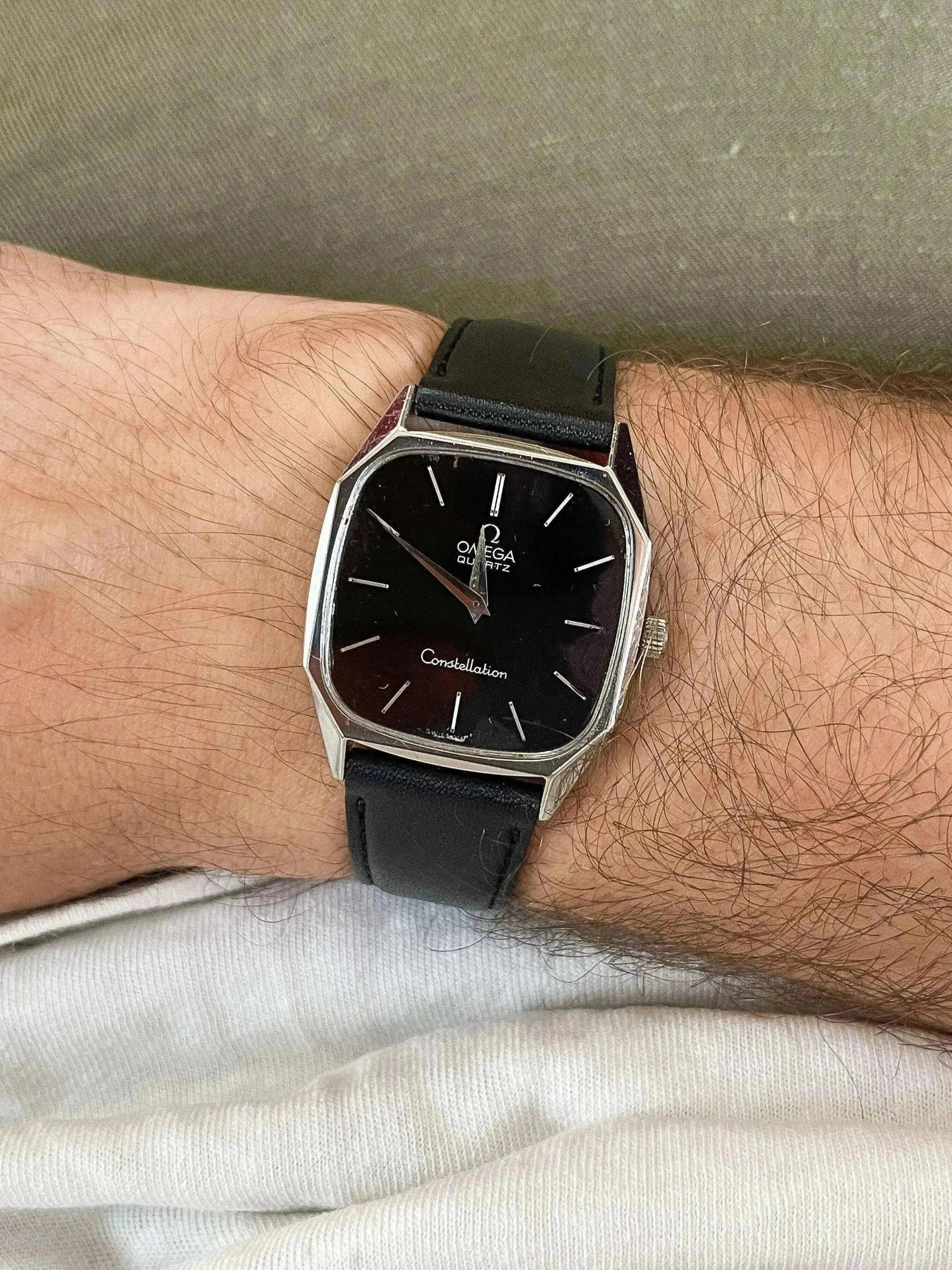 Omega - Constellation Black Dial Black Strap - 1977 - Atelier Victor - Vintage  Shop