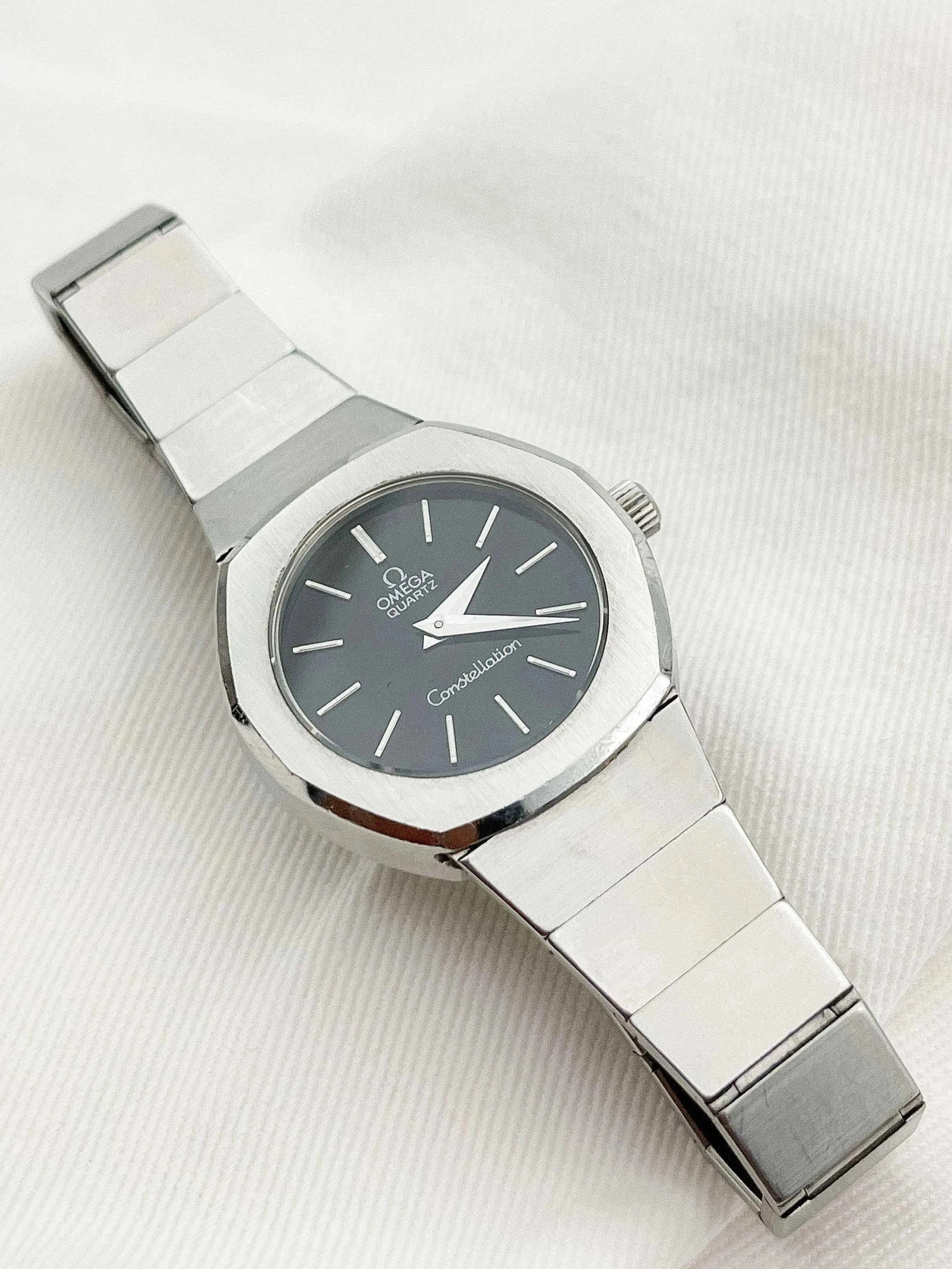 Omega - Constellation Femme Cadran noir - 1975 - Atelier Victor Paris - Vintage Watch Shop Dubai