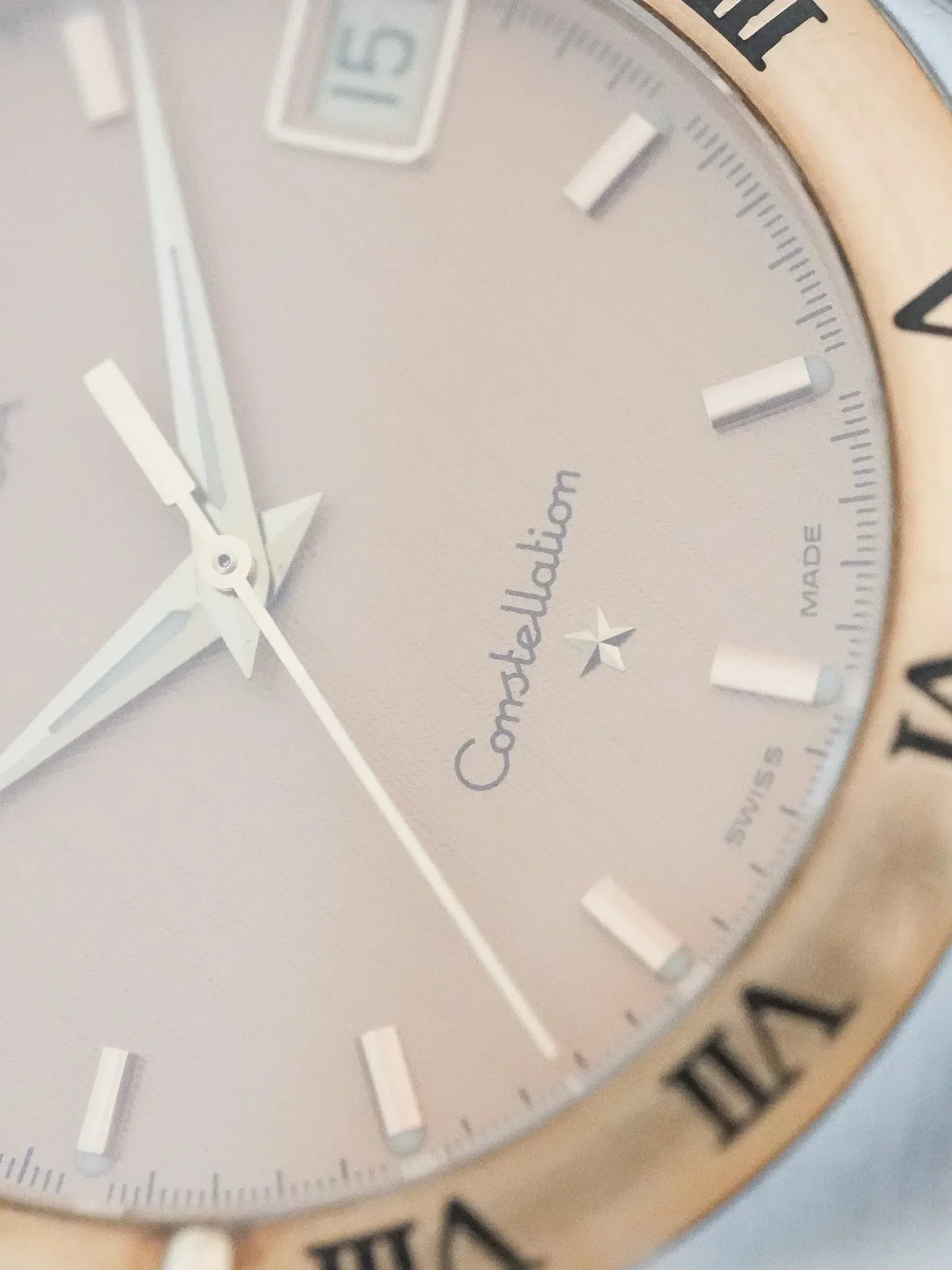 Omega - Constellation Manhattan 1212.10 Nid d'abeille or Acier Or - 1995 - Atelier Victor