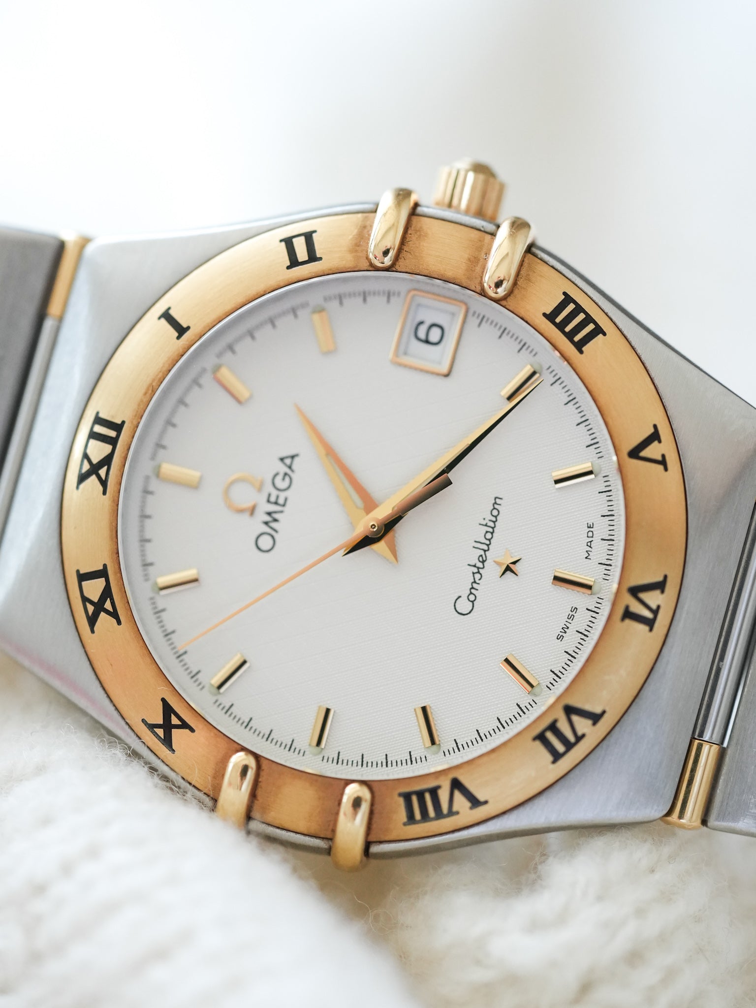 Omega - Constellation Manhattan 1213.30.00 Or Acier Cadran Blanc - Papier et Boite - 1998 - Atelier Victor Paris - Vintage Watch Shop Dubai