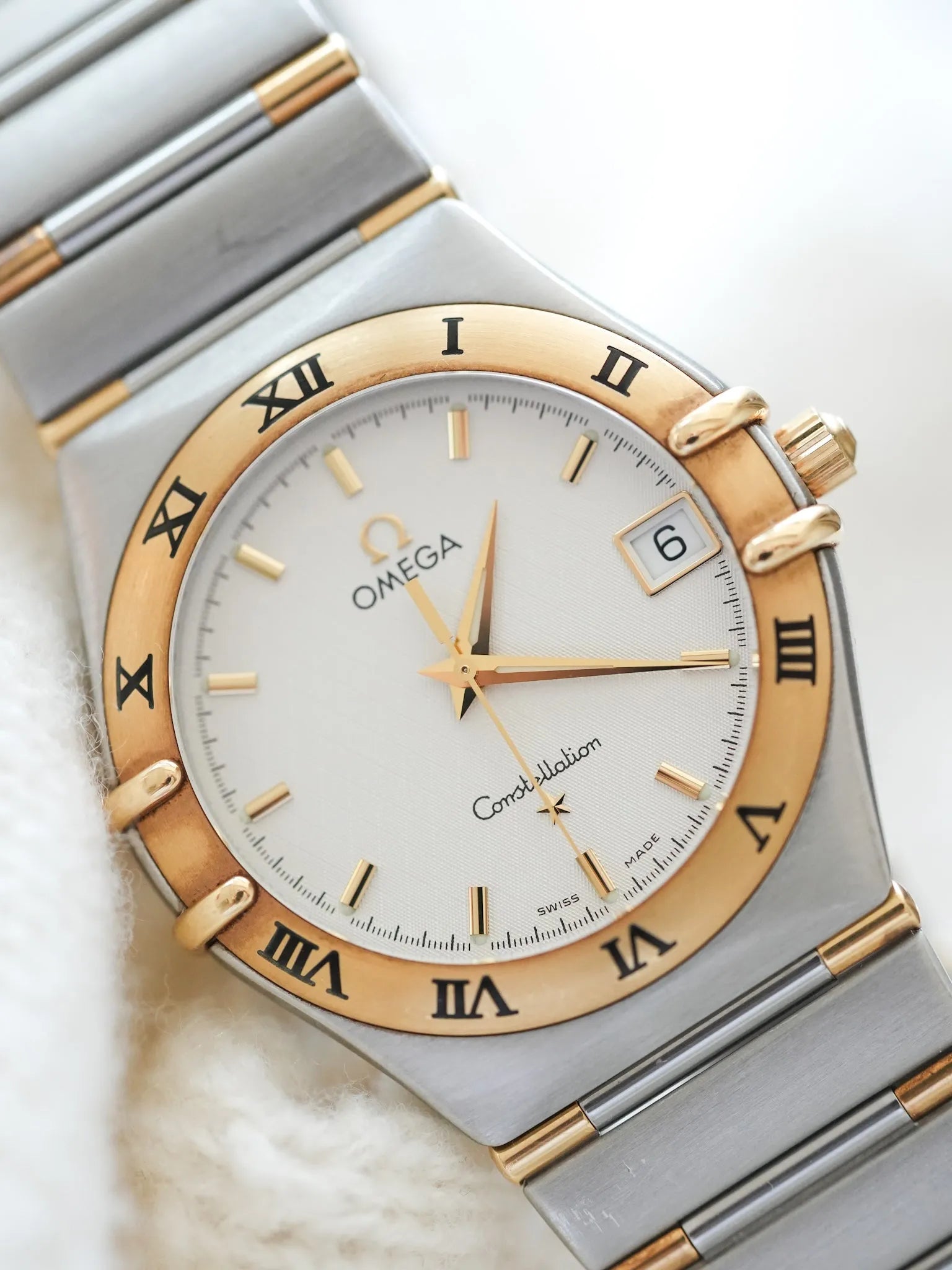Omega - Constellation Manhattan 1213.30.00 Or Acier Cadran Blanc - Papier et Boite - 1998 - Atelier Victor Paris - Vintage Watch Shop Dubai