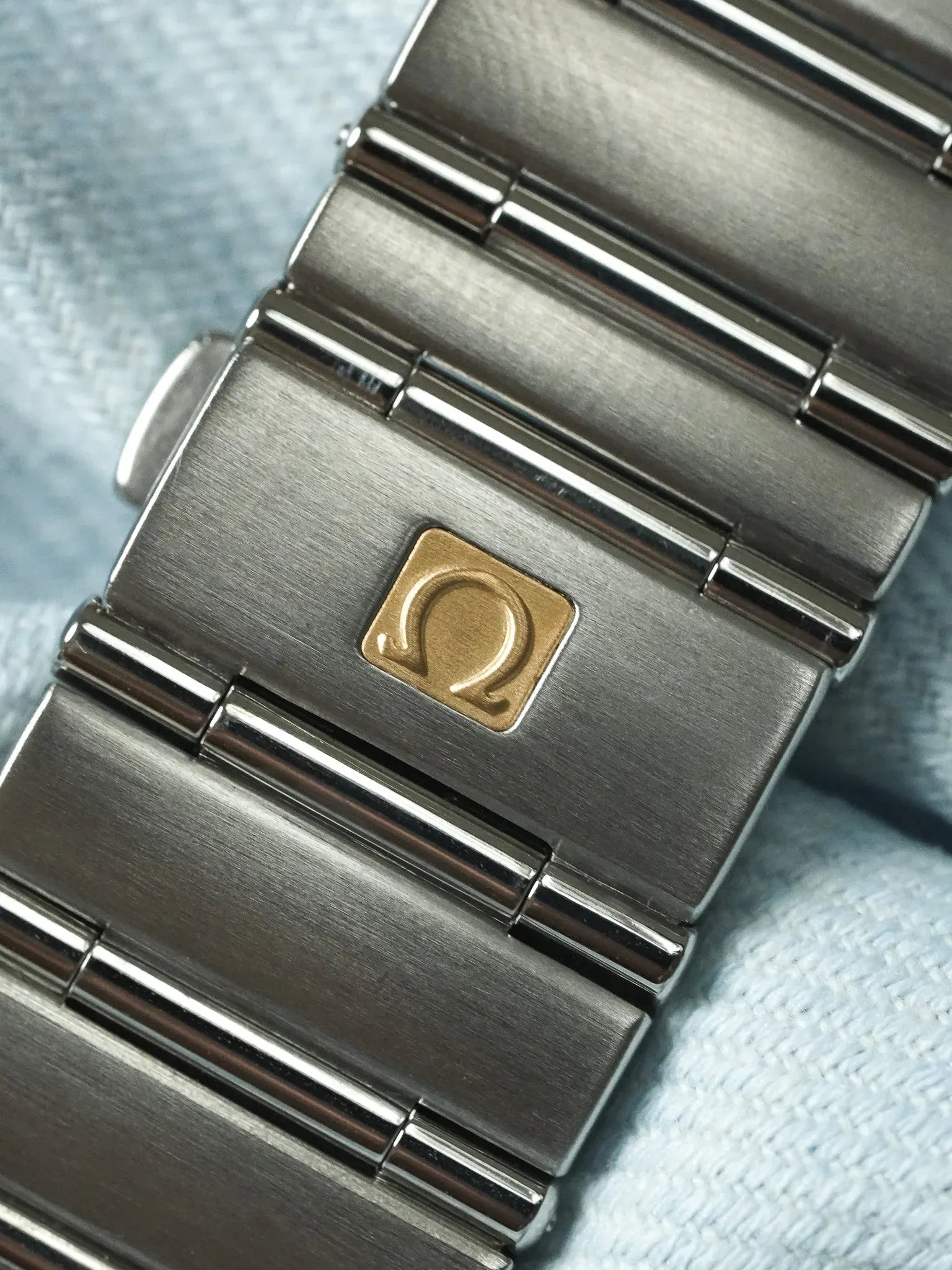 Omega - Constellation Manhattan 1512.40 Acier Cadran Gris Nid d'abeille - 1998 - Atelier Victor