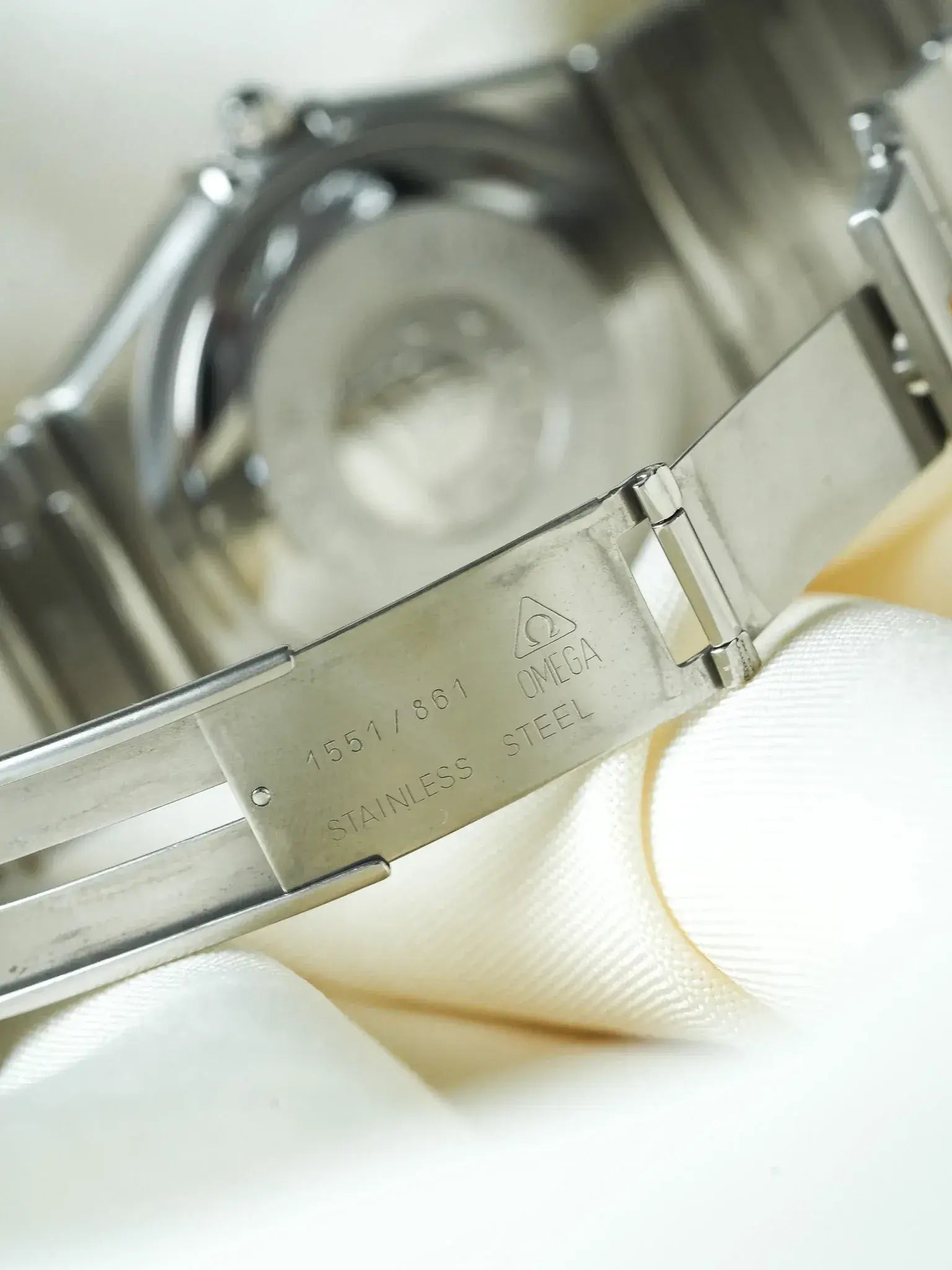 Omega - Constellation Manhattan "50th Anniversary" 1504.35 Acier Cadran Diamants - 2000s