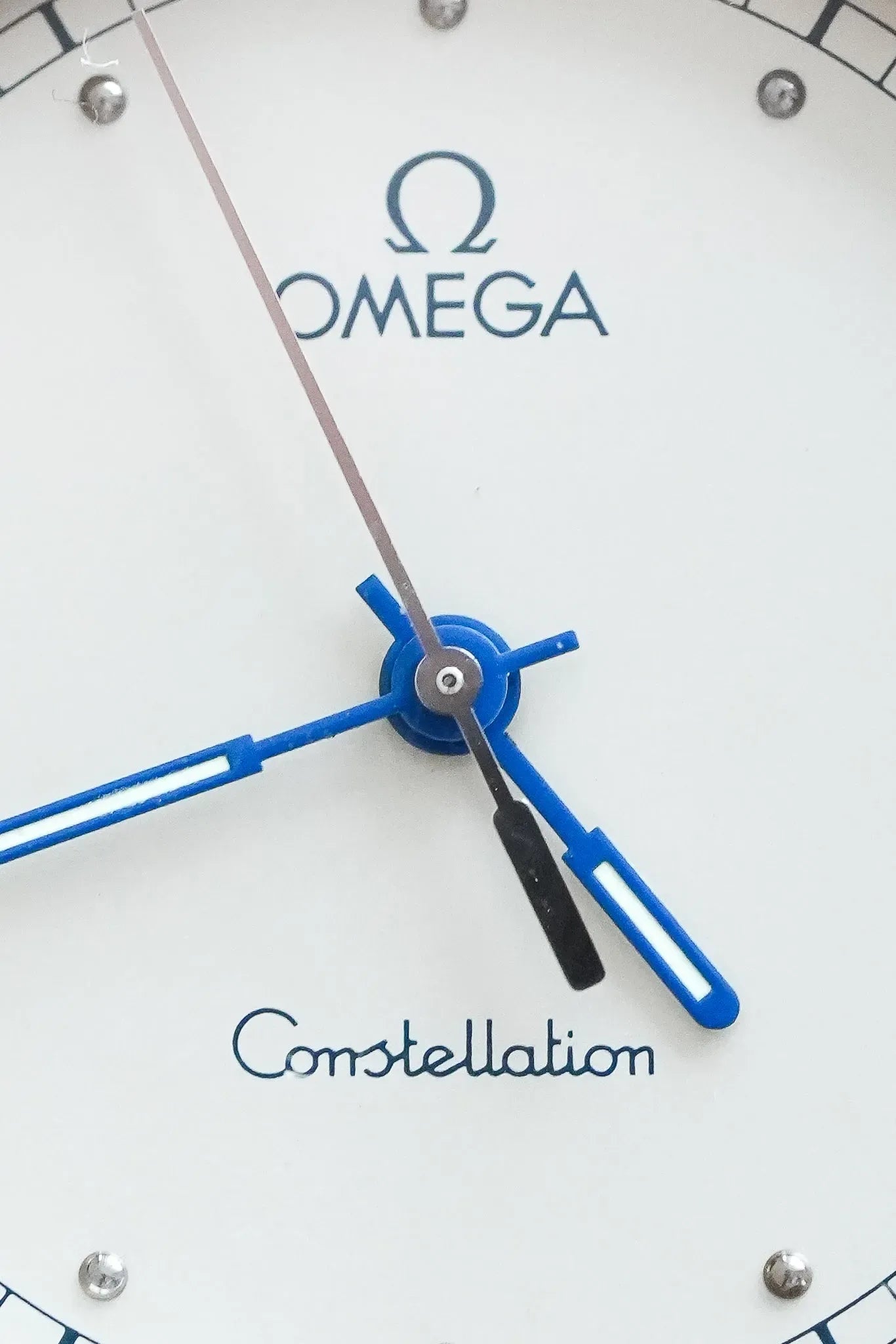 Omega - Constellation Manhattan Acier Aiguilles Bleues - 1990s - Atelier Victor