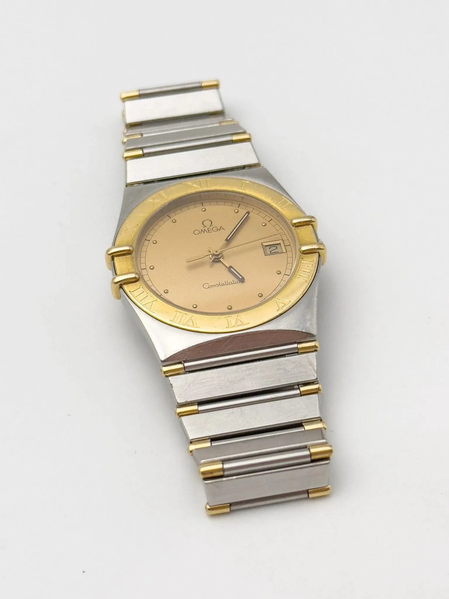 Omega - Constellation Manhattan Acier & Or 18k Date Cadran Or - 1990s - Atelier Victor Paris - Vintage Watch Shop Dubai
