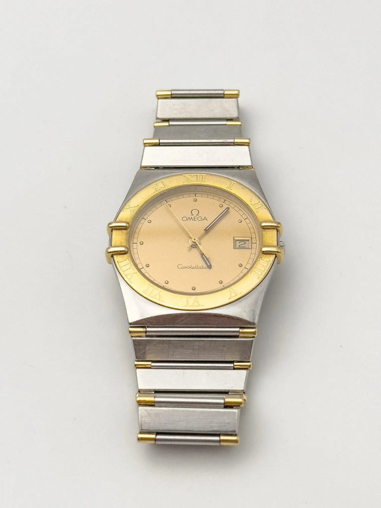 Omega - Constellation Manhattan Acier & Or 18k Date Cadran Or - 1990s - Atelier Victor Paris - Vintage Watch Shop Dubai