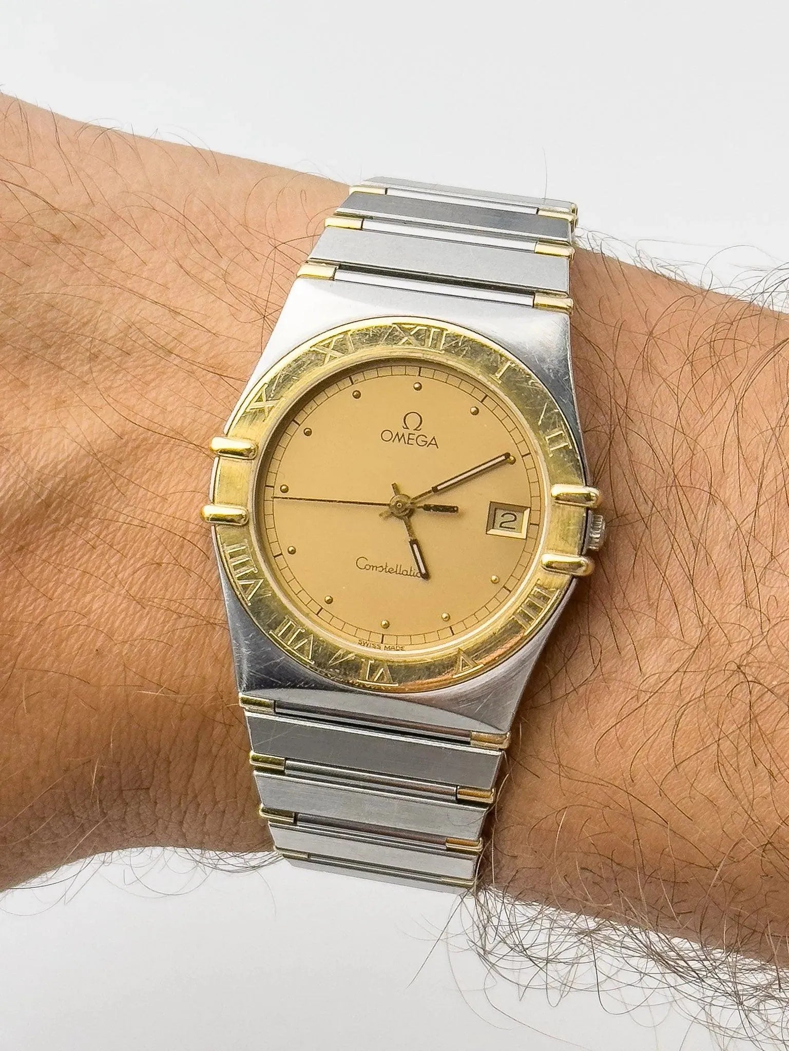 Omega - Constellation Manhattan Acier & Or 18k Date Cadran Or - 1990s - Atelier Victor - Vintage  Shop
