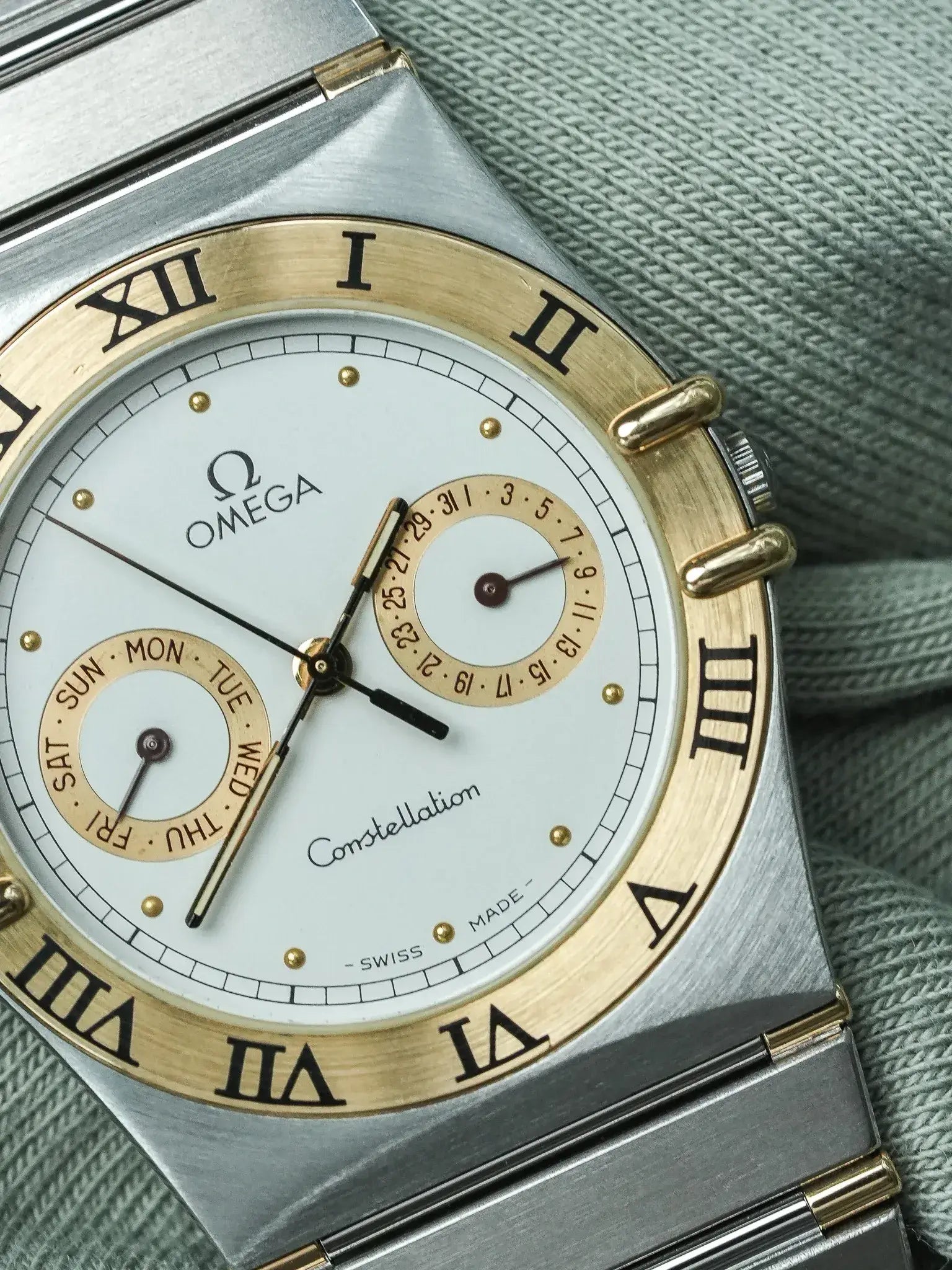 Montre Omega Constellation Day-Date (1991) – Acier & Or 18k (État Neuf)