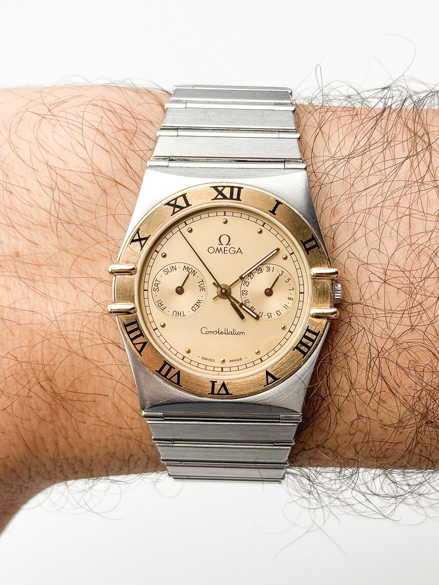 Omega - Constellation Manhattan Daydate Or et Acier - 1989 - Atelier Victor Paris - Vintage Watch Shop Dubai